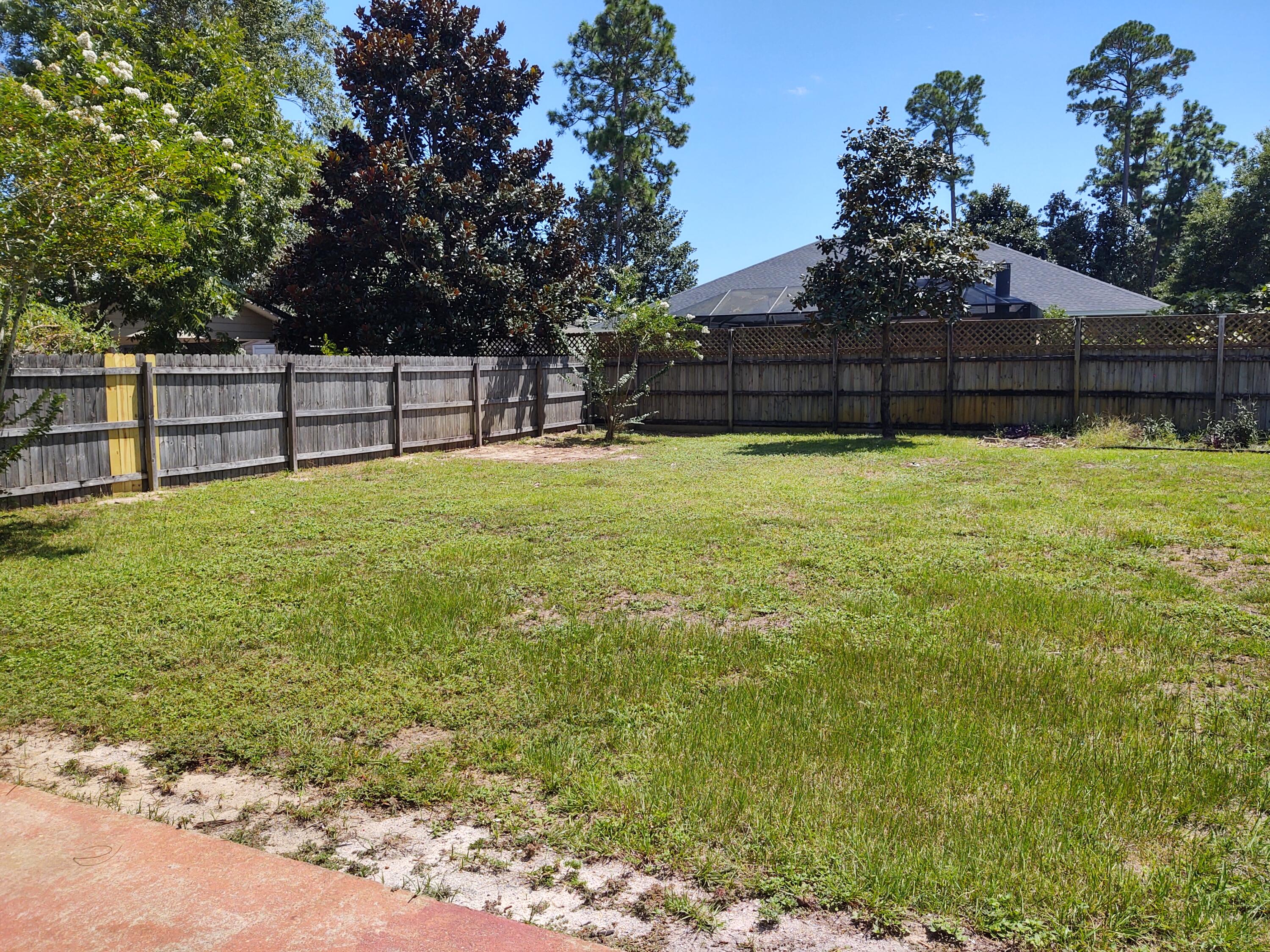 VALPARAISO PINECREST 6 - Residential Lease