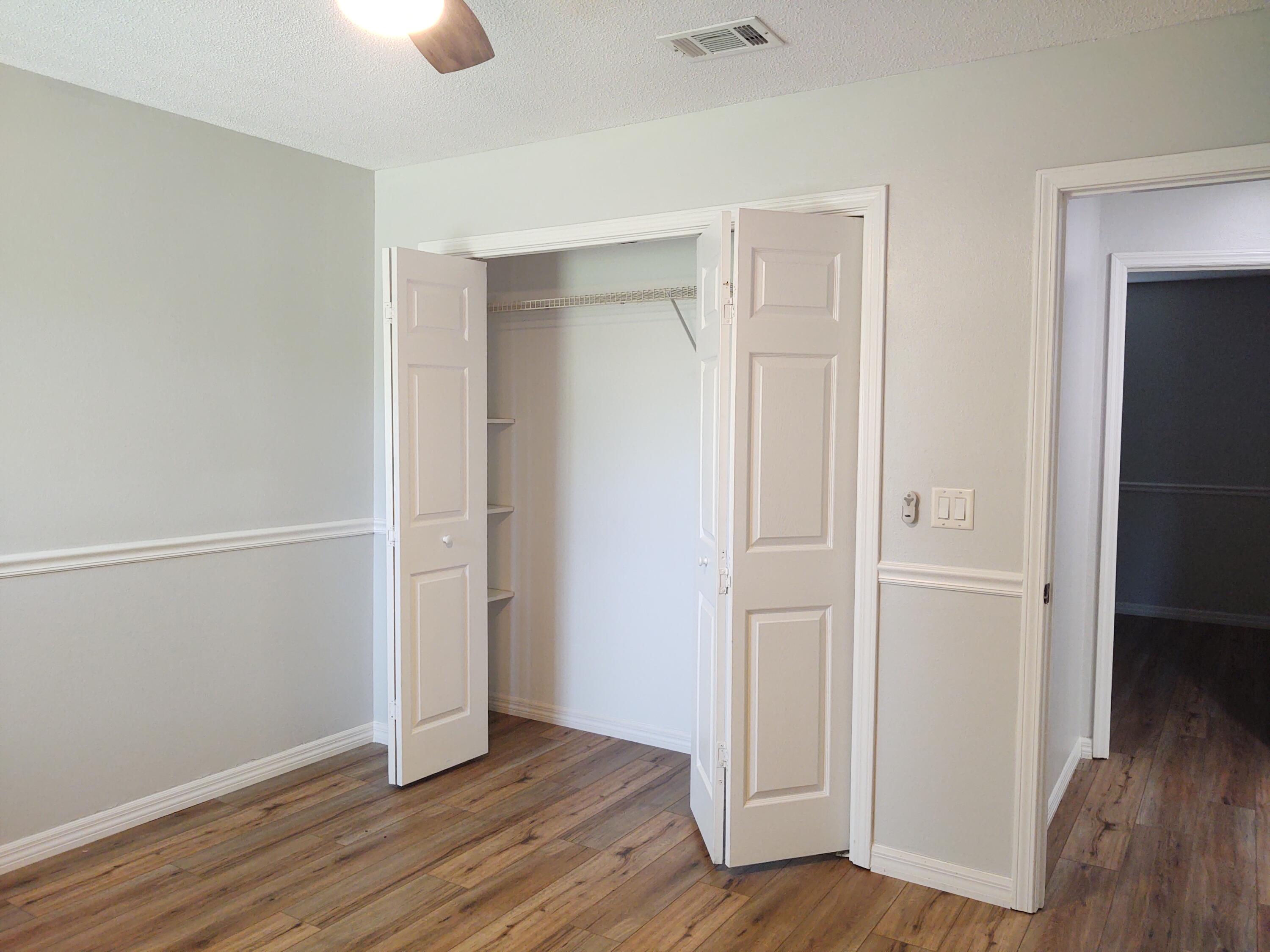 VALPARAISO PINECREST 6 - Residential Lease