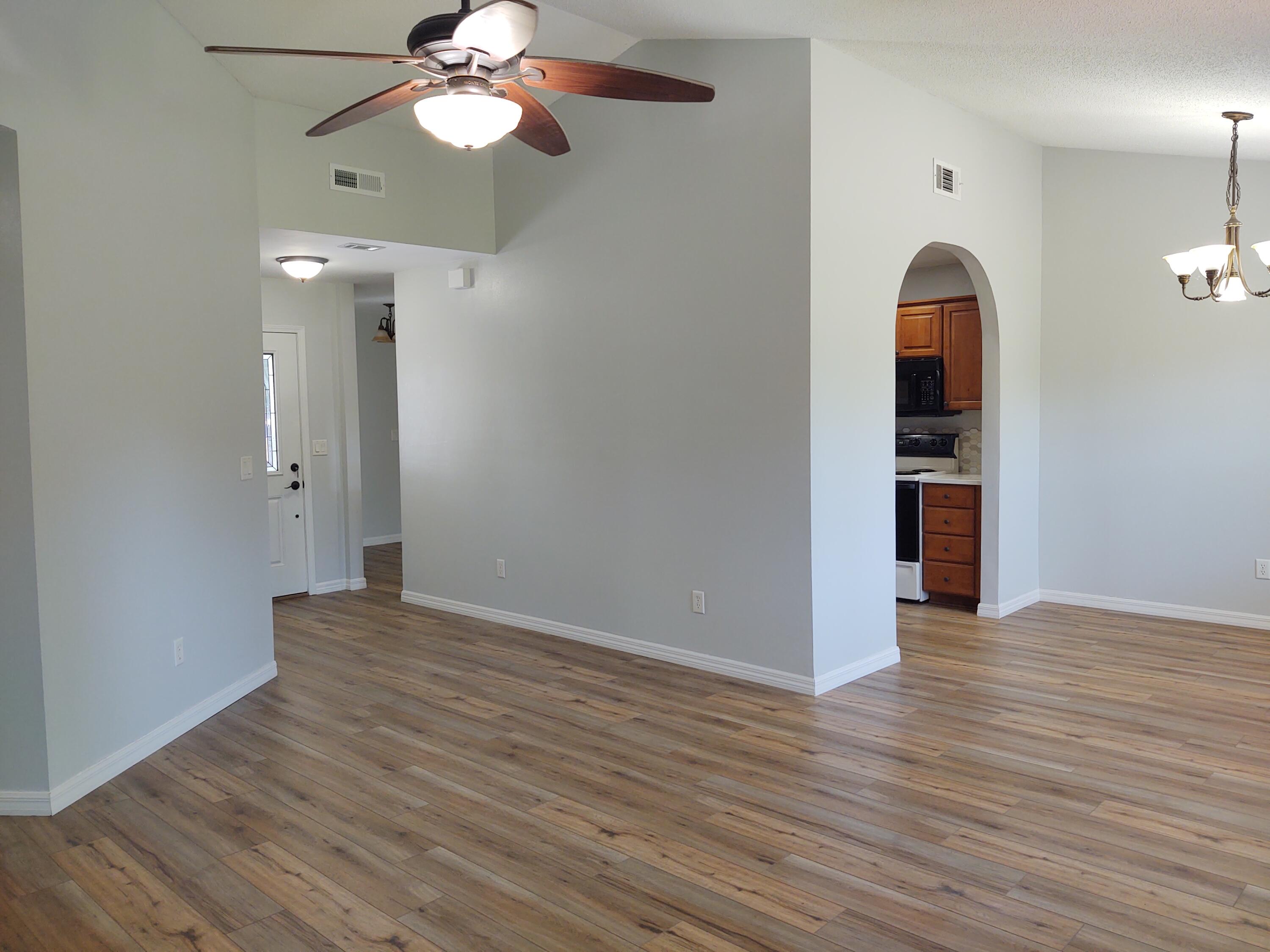 VALPARAISO PINECREST 6 - Residential Lease