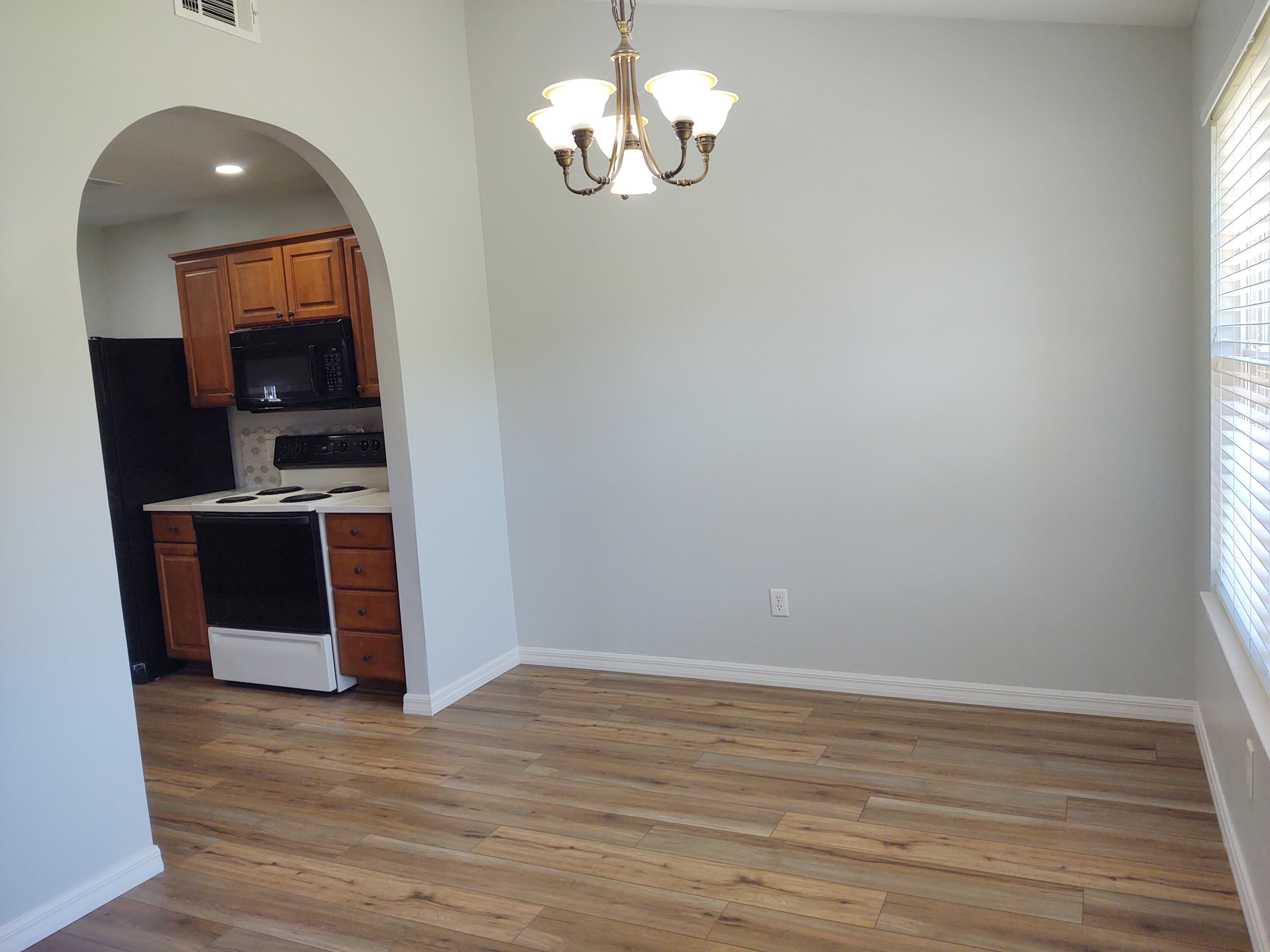 VALPARAISO PINECREST 6 - Residential Lease