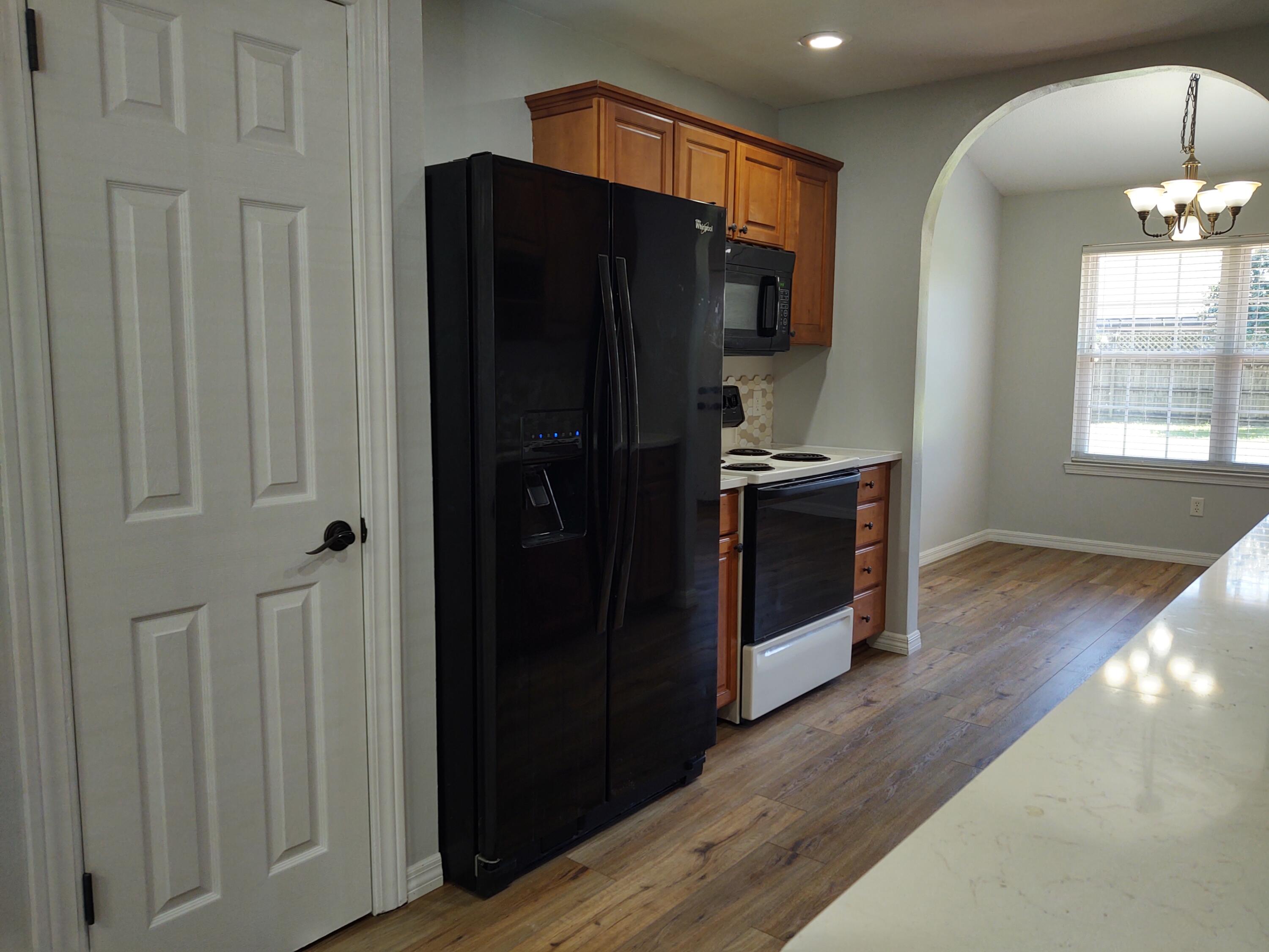 VALPARAISO PINECREST 6 - Residential Lease