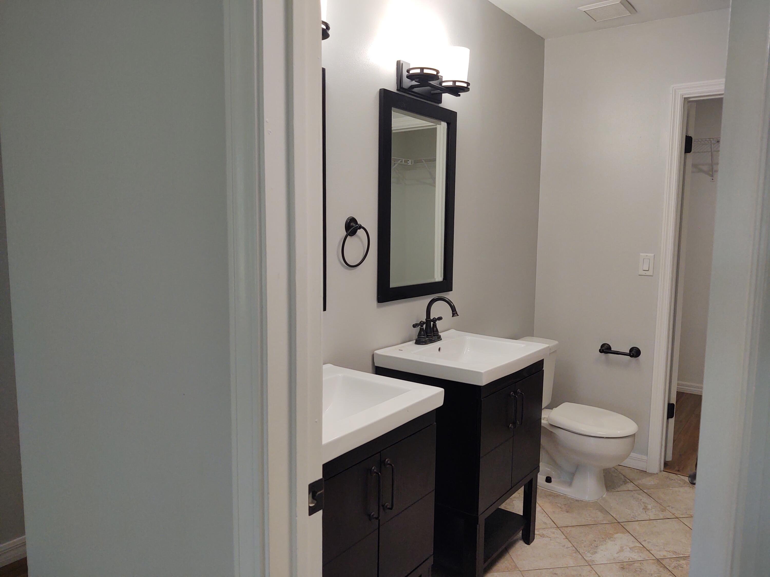 VALPARAISO PINECREST 6 - Residential Lease