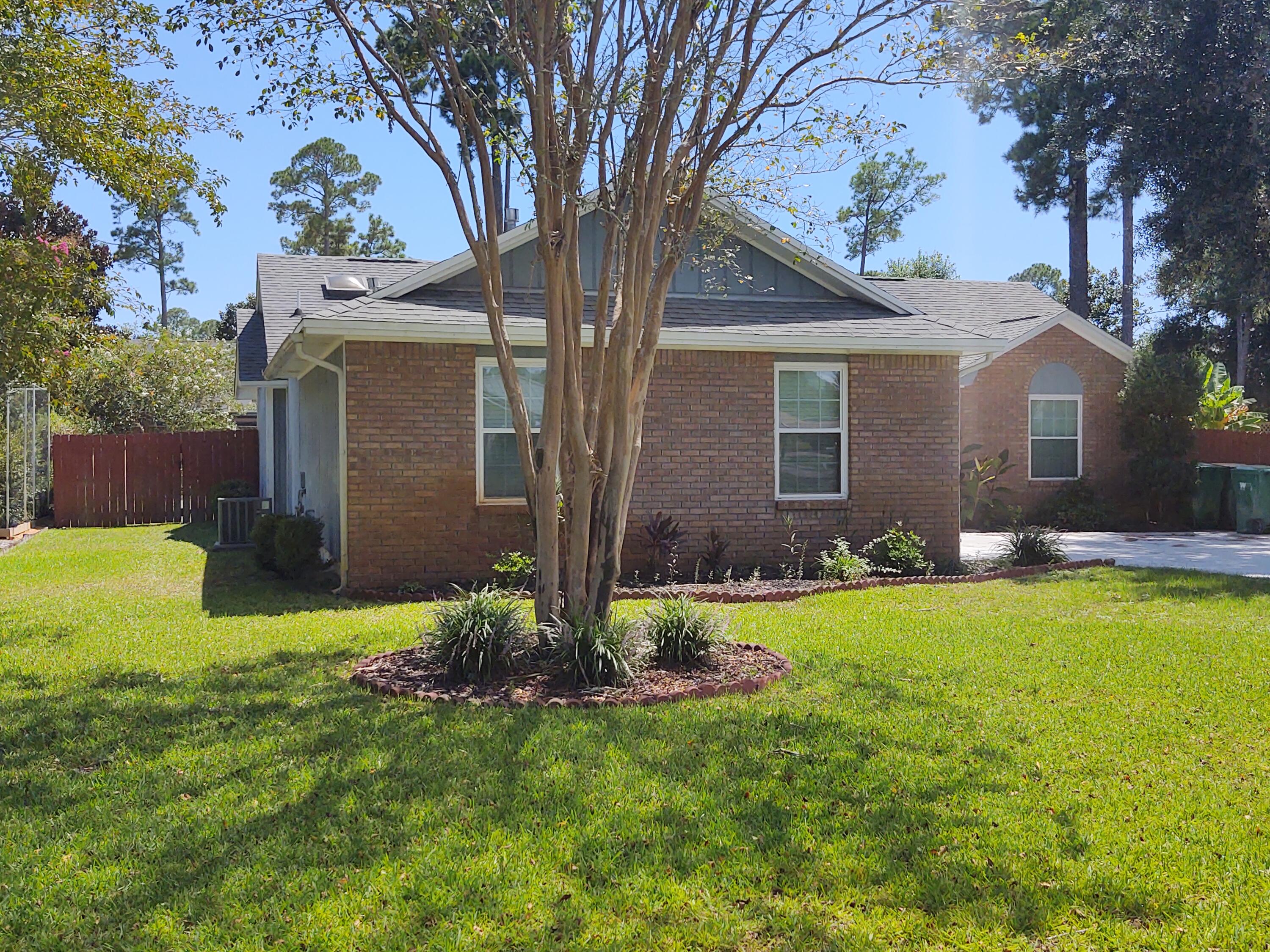 VALPARAISO PINECREST 6 - Residential Lease