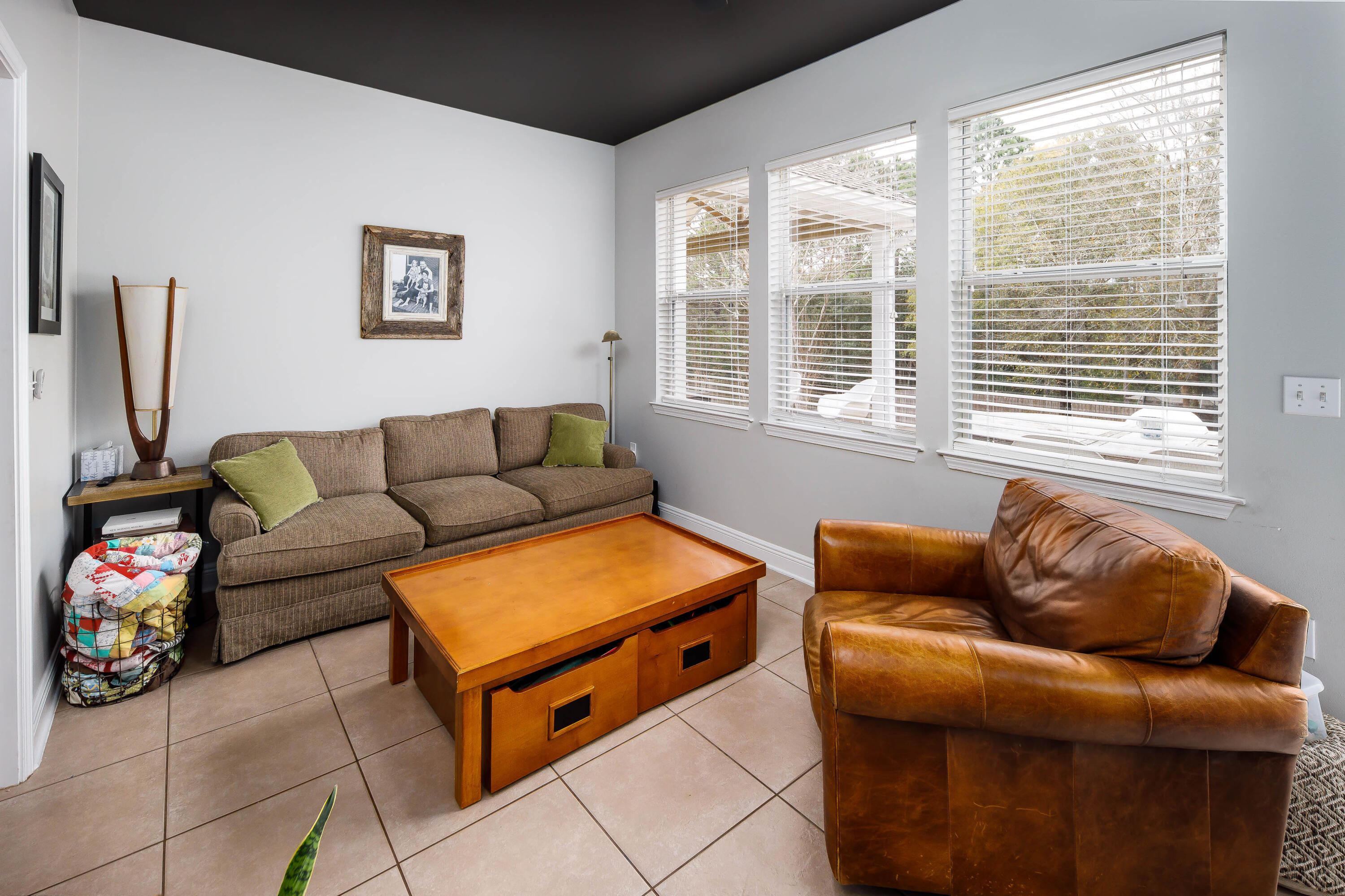 ROLLING RIDGE S/D - Residential