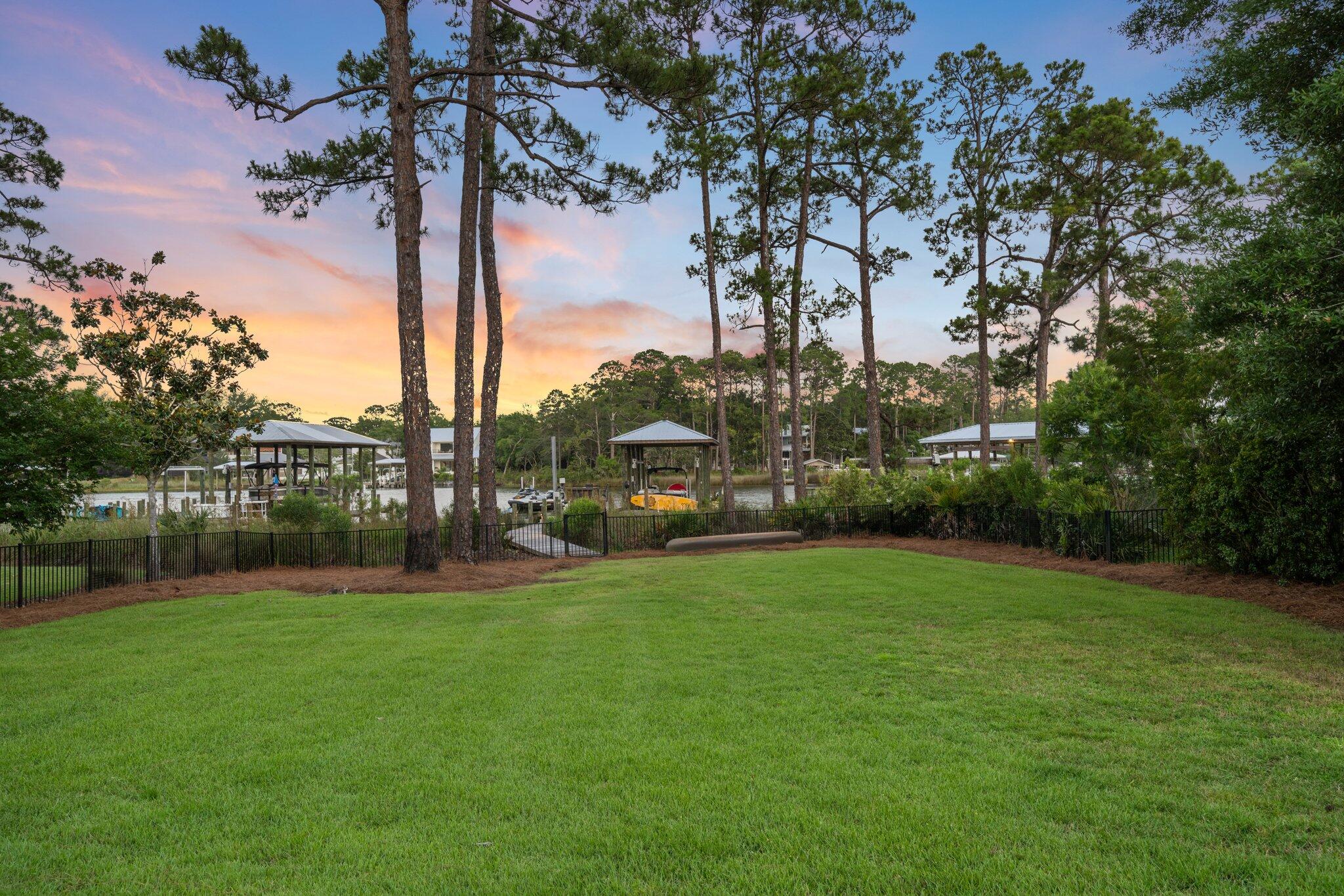 BOTANY BAYOU - Residential