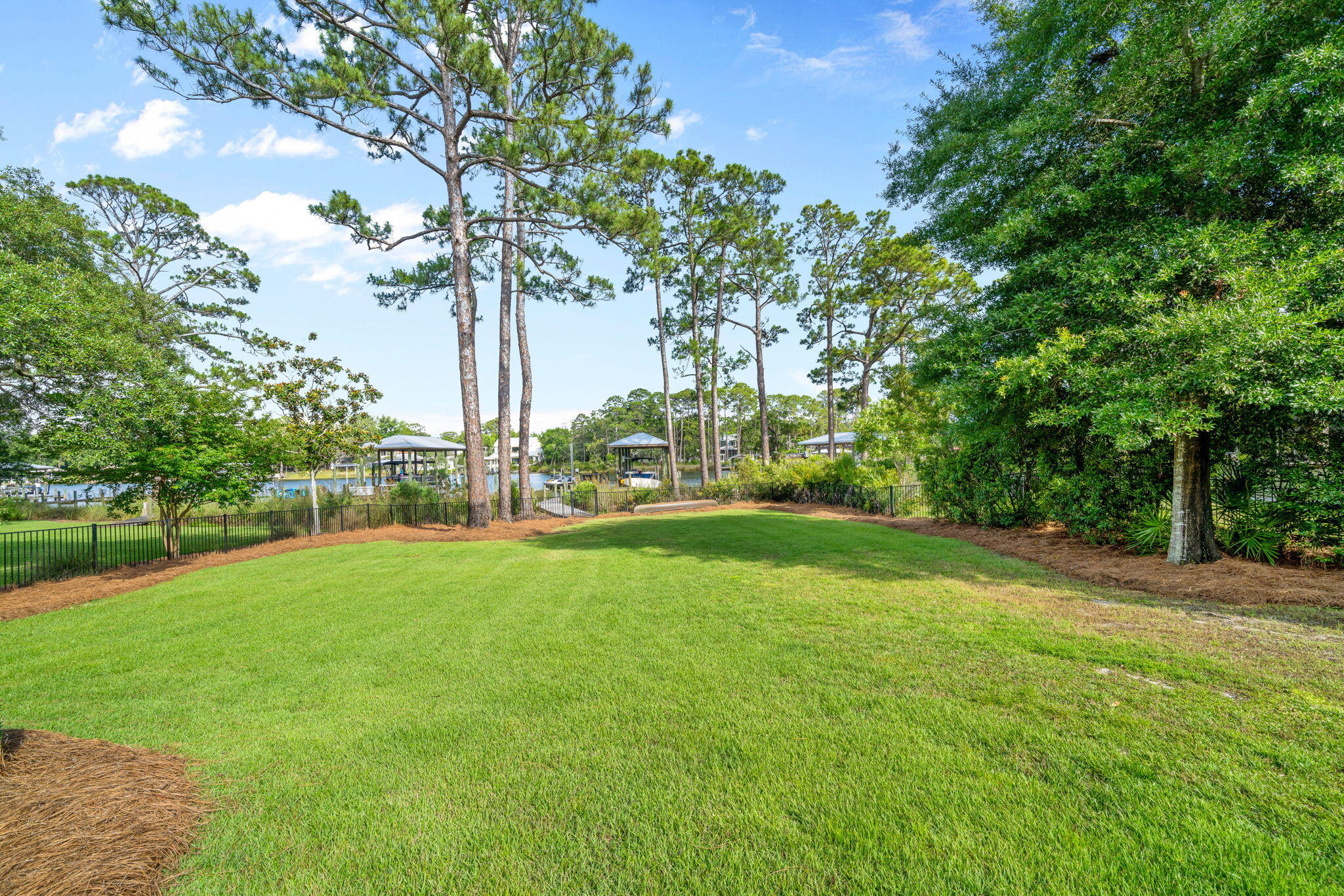 BOTANY BAYOU - Residential