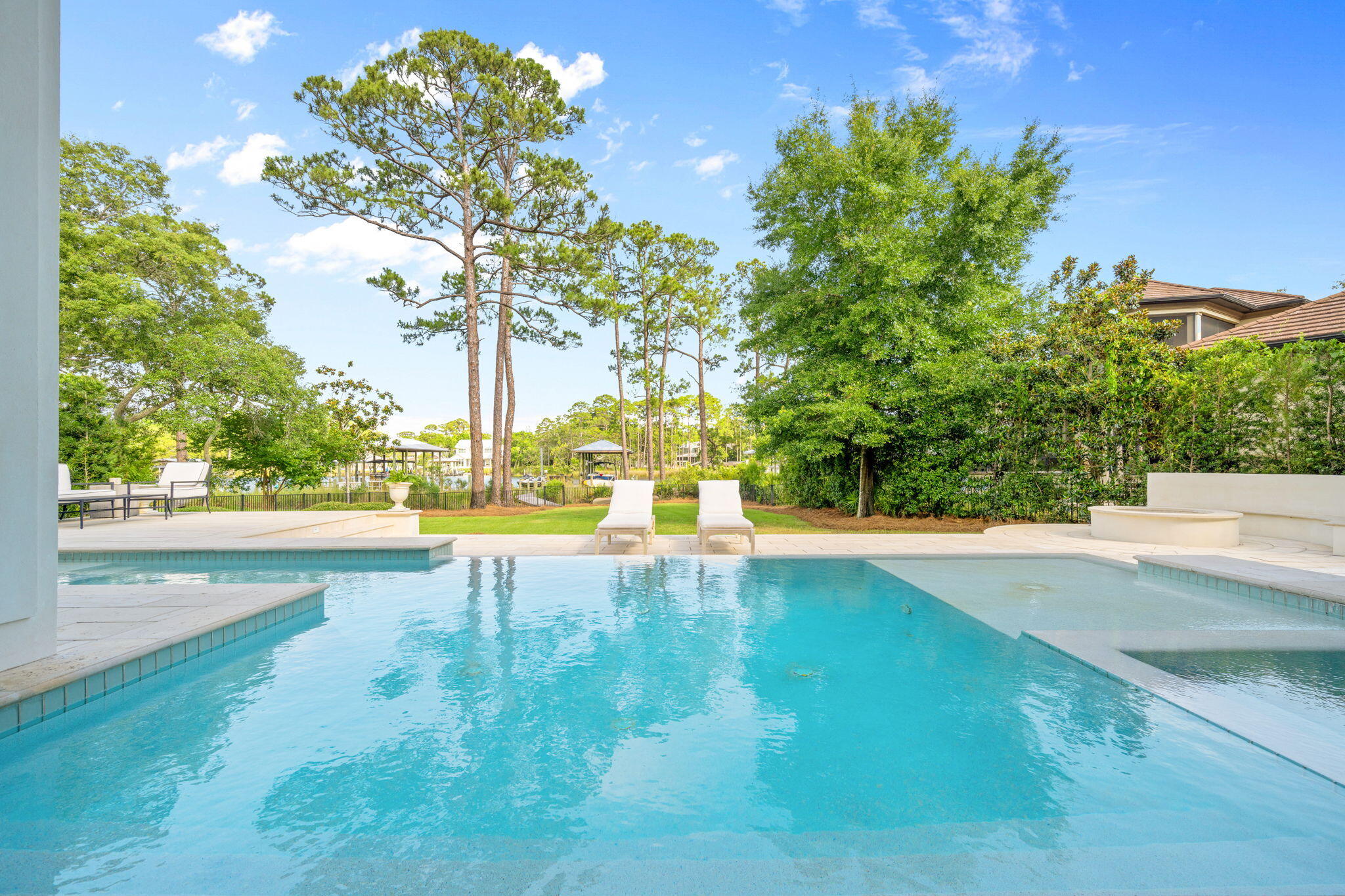 BOTANY BAYOU - Residential