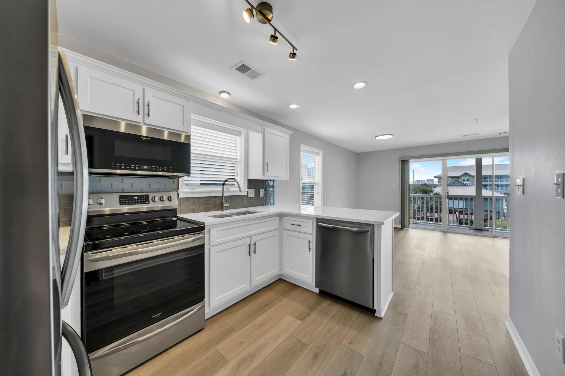 ST MARTIN BEACHWALK VILLAS - Residential