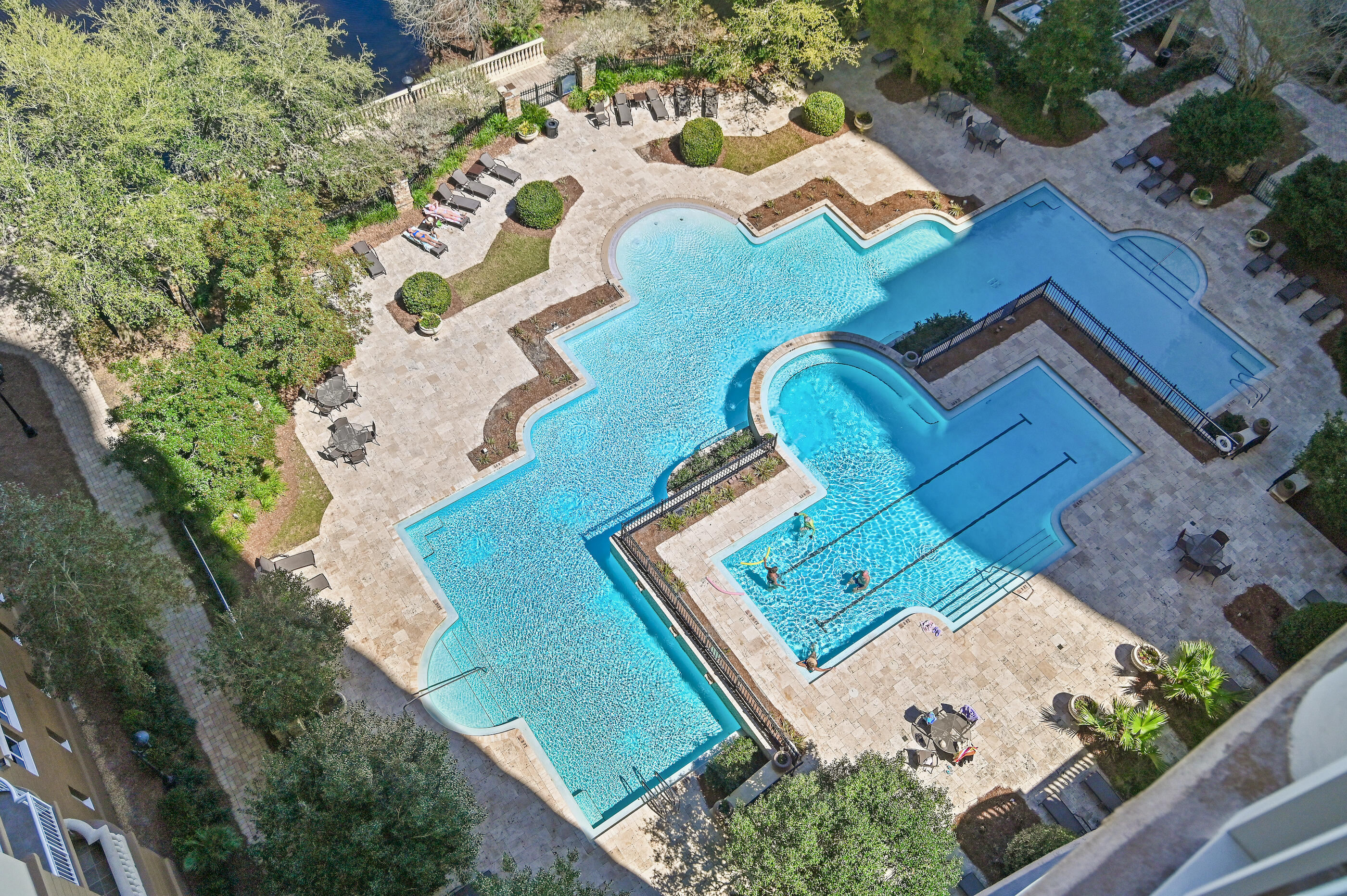 ONE WATER PLACE - Residential