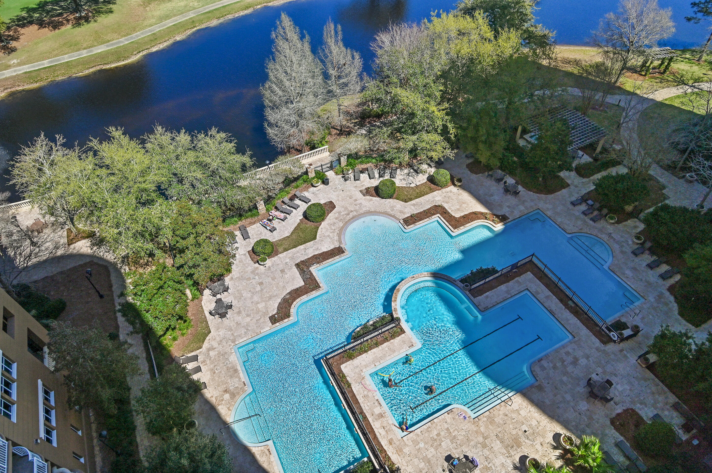 ONE WATER PLACE - Residential