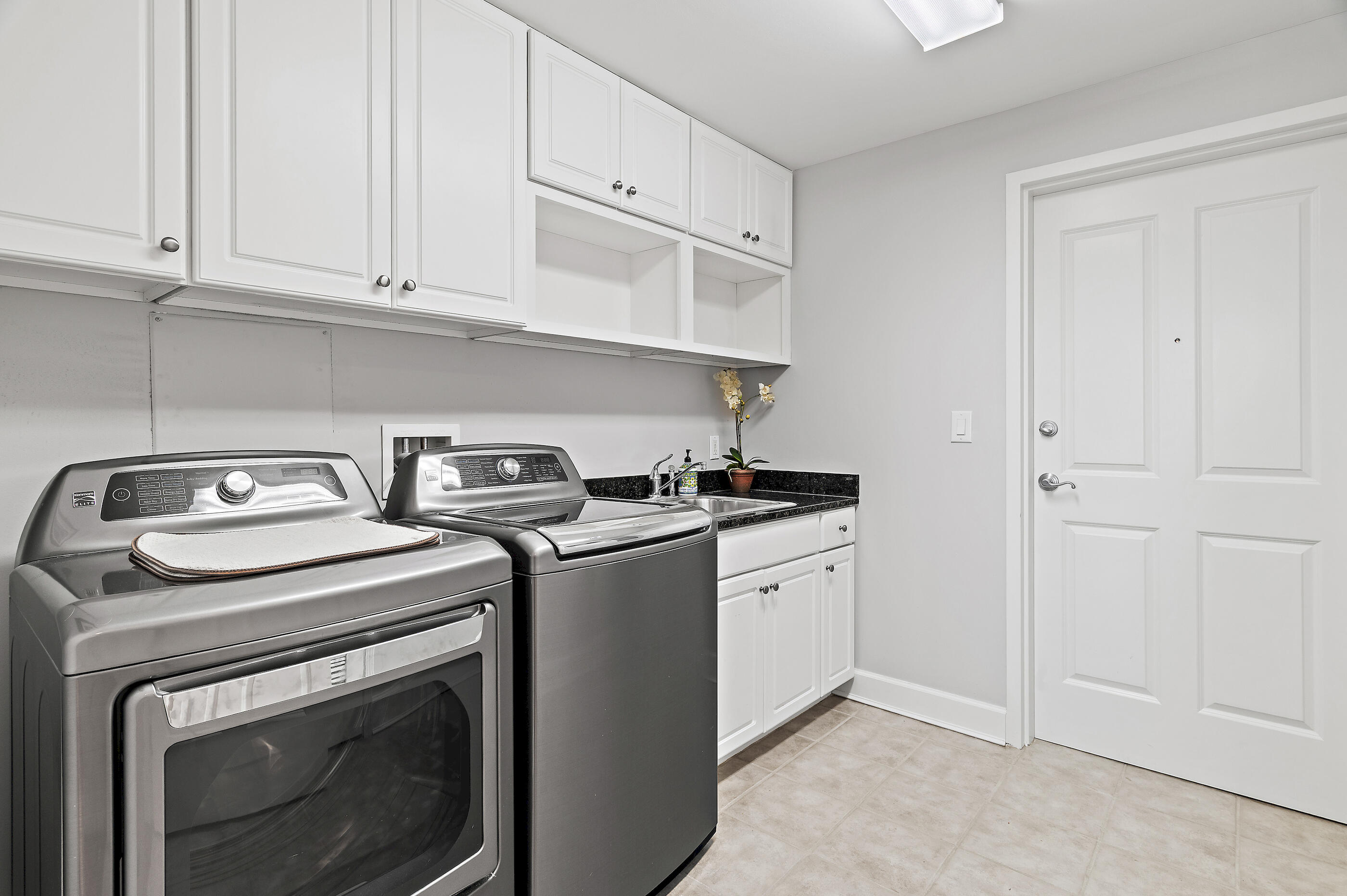 ONE WATER PLACE - Residential