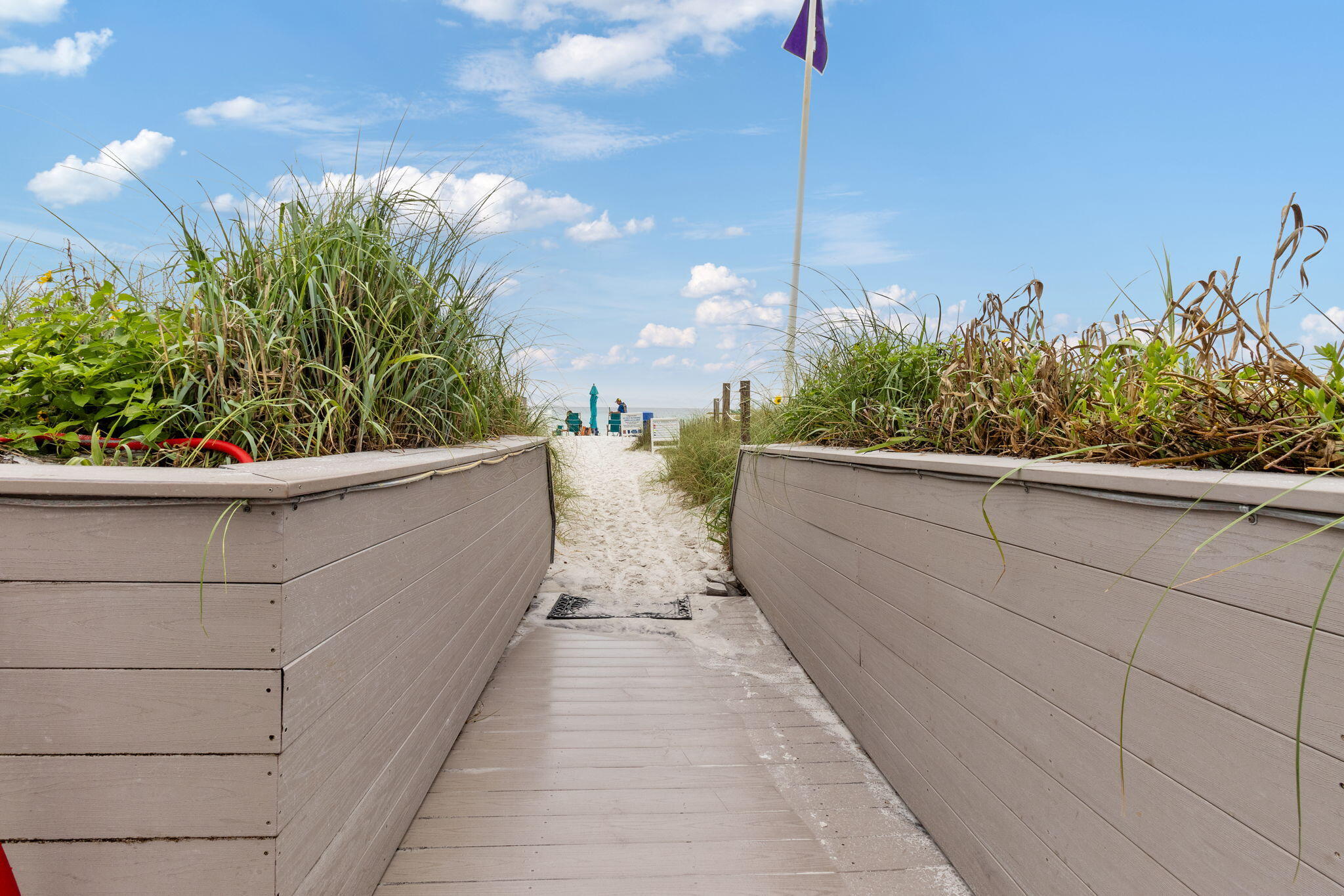 EDGEWATER BEACH - Residential