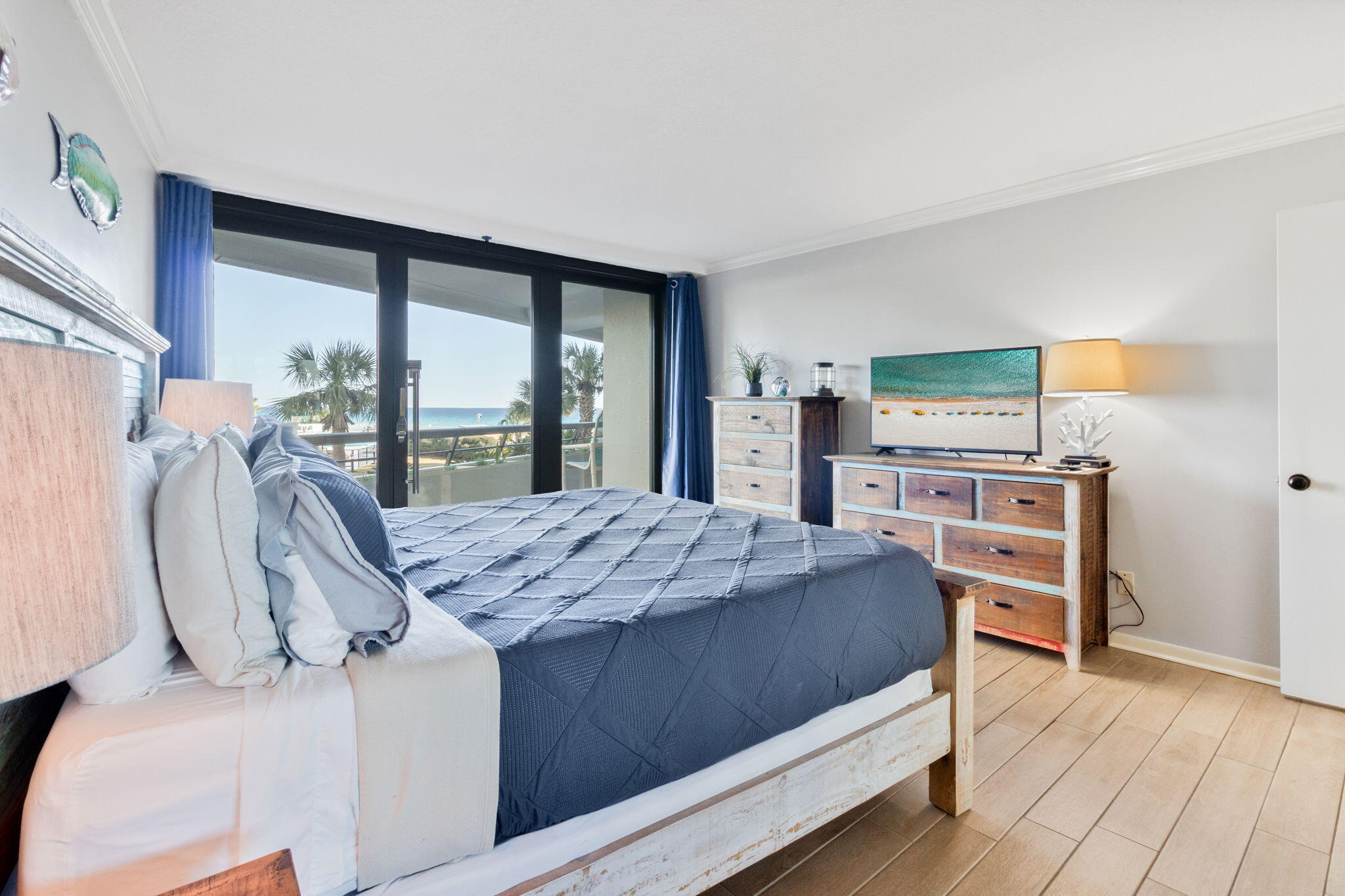 EDGEWATER BEACH - Residential