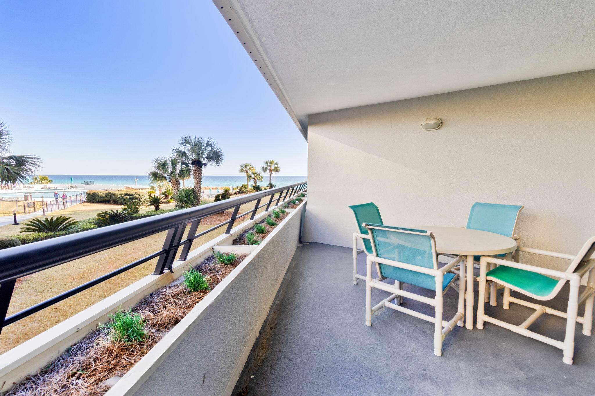 EDGEWATER BEACH - Residential