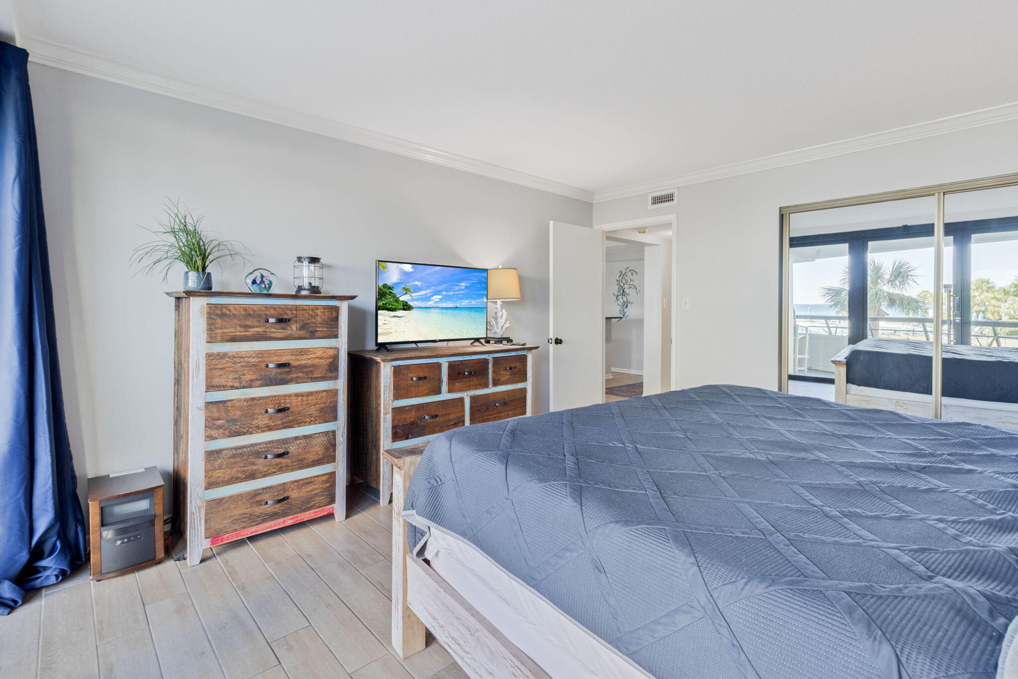 EDGEWATER BEACH - Residential