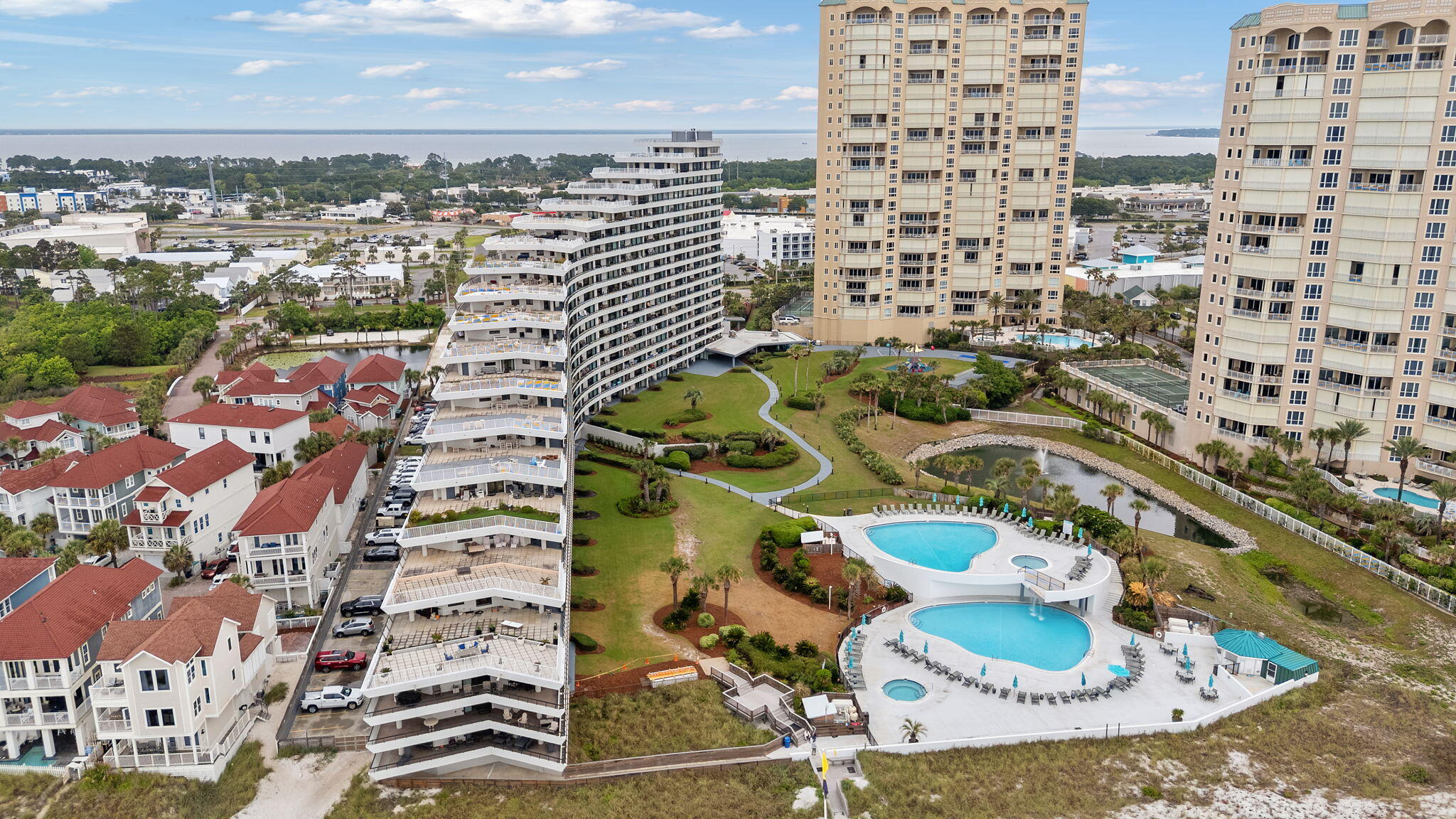 EDGEWATER BEACH - Residential