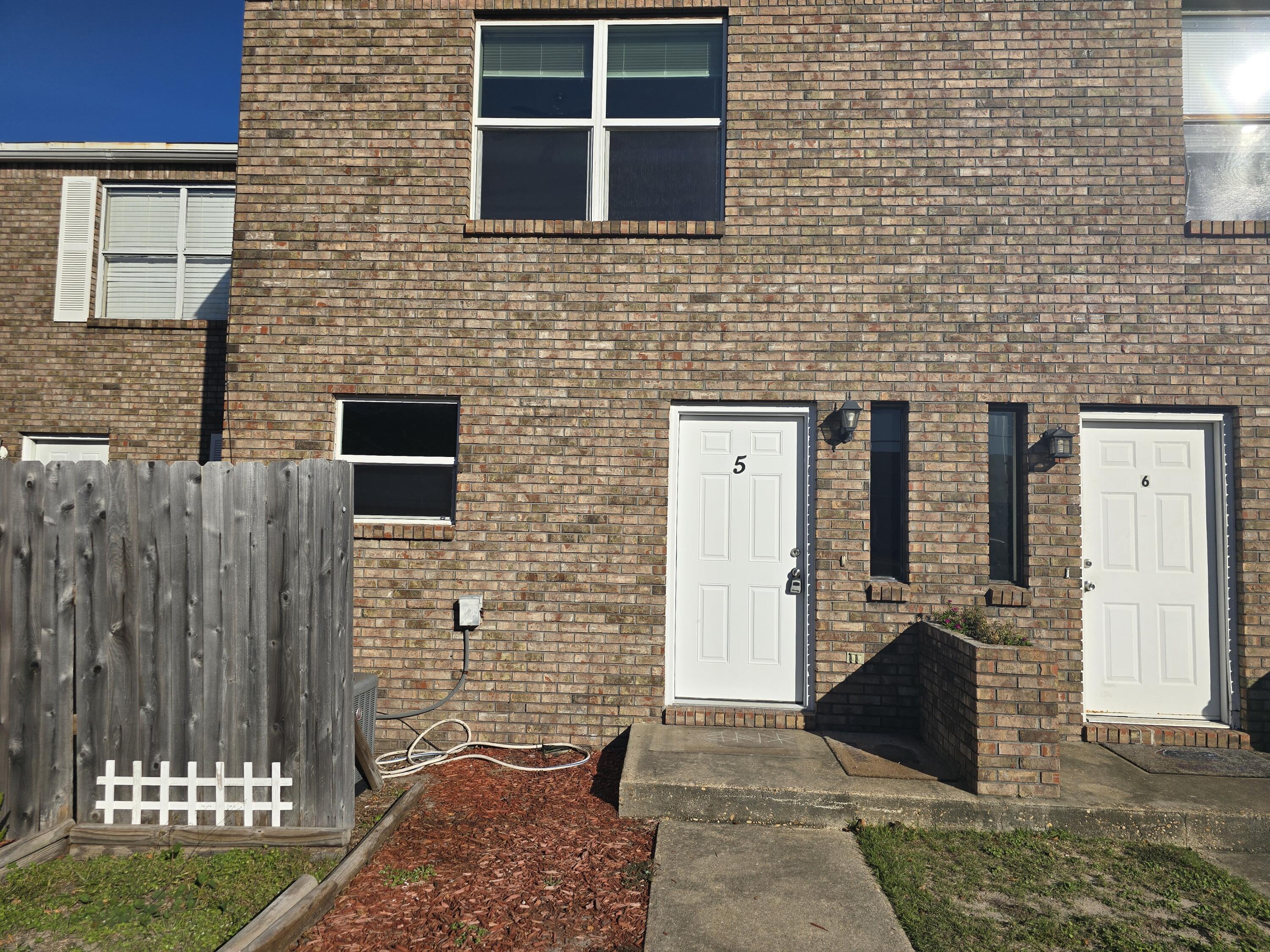 ANN CIRCLE - Residential Lease