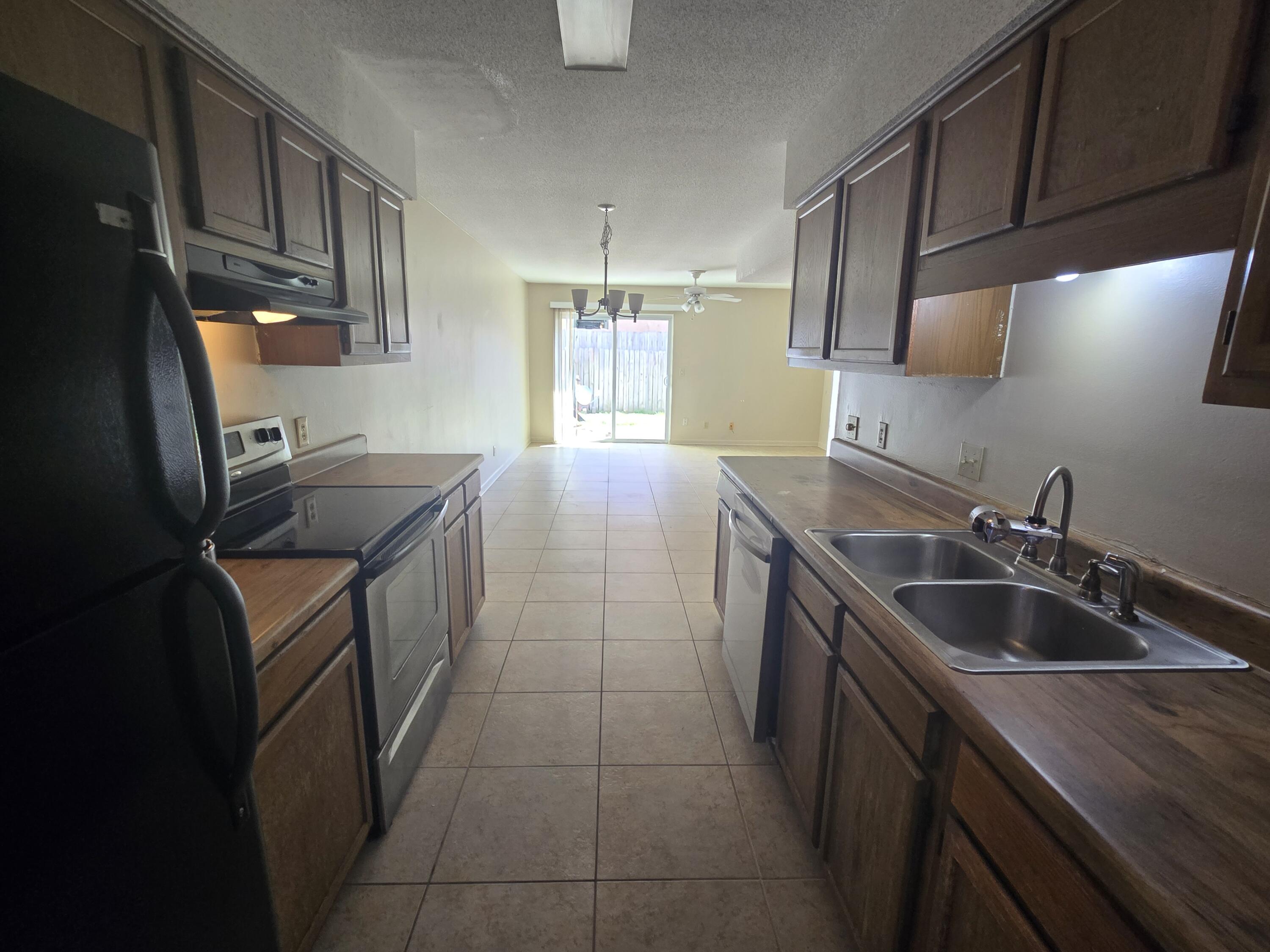 ANN CIRCLE - Residential Lease