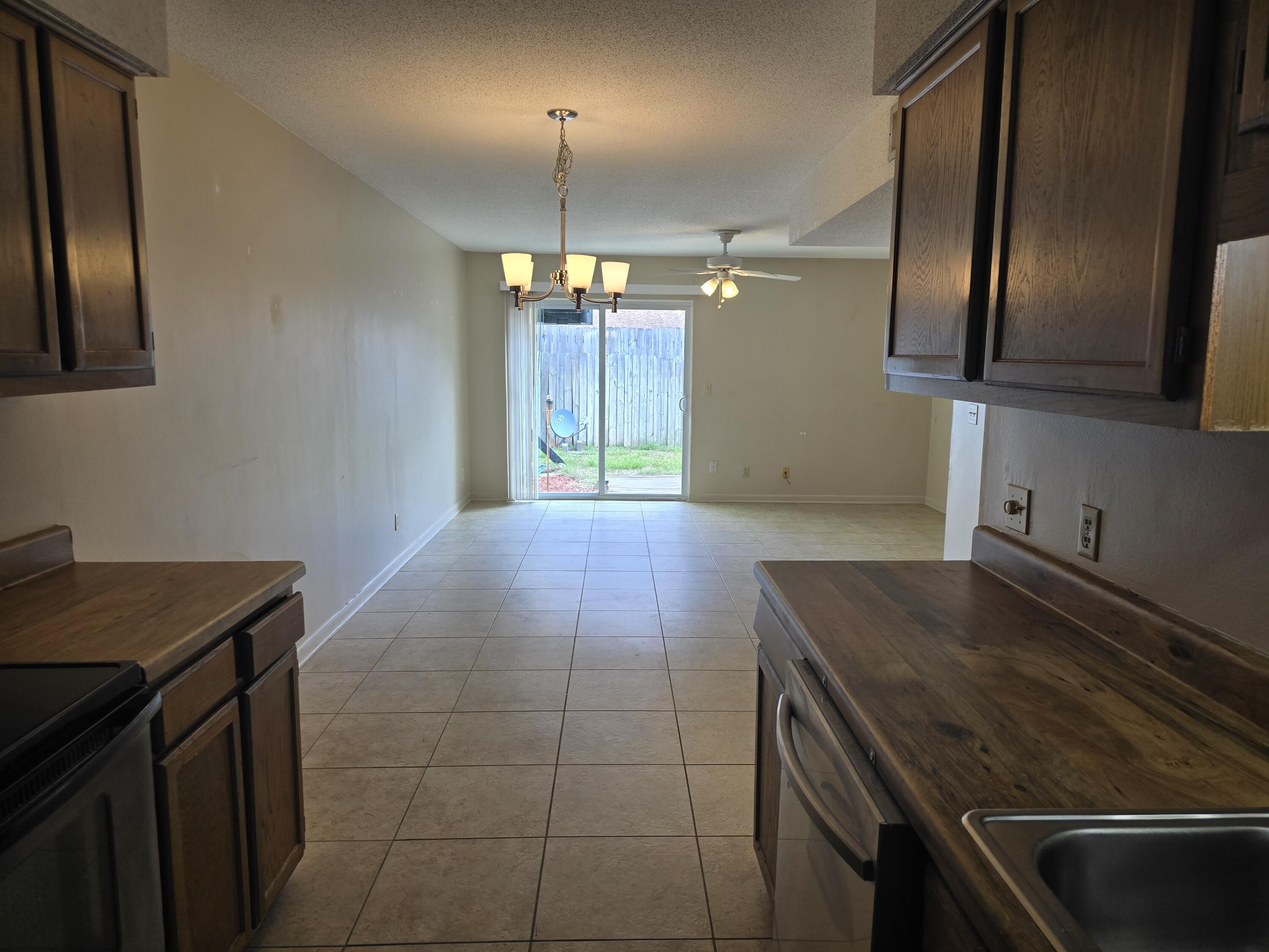 ANN CIRCLE - Residential Lease