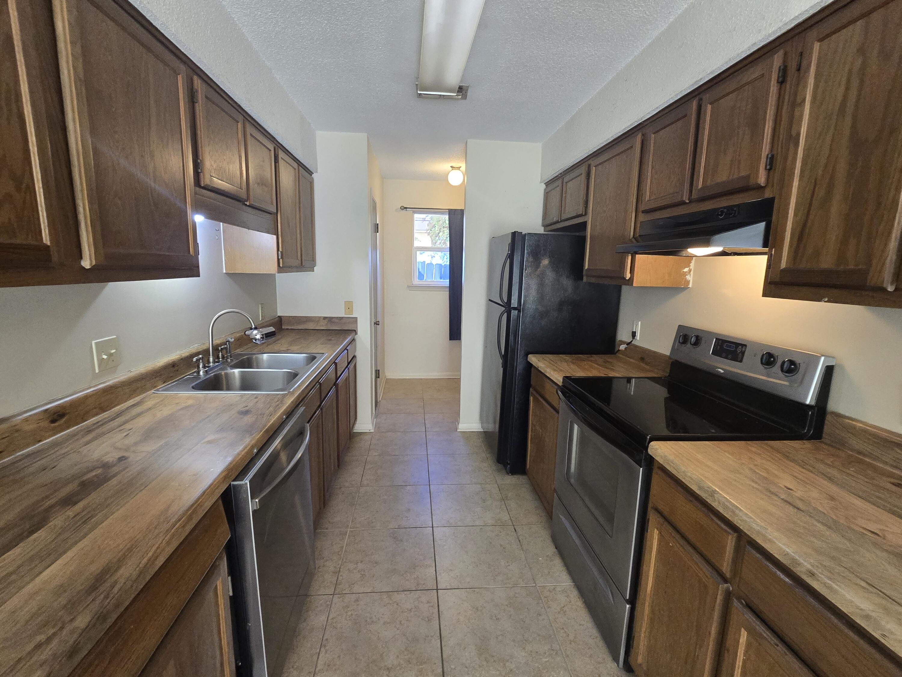 ANN CIRCLE - Residential Lease