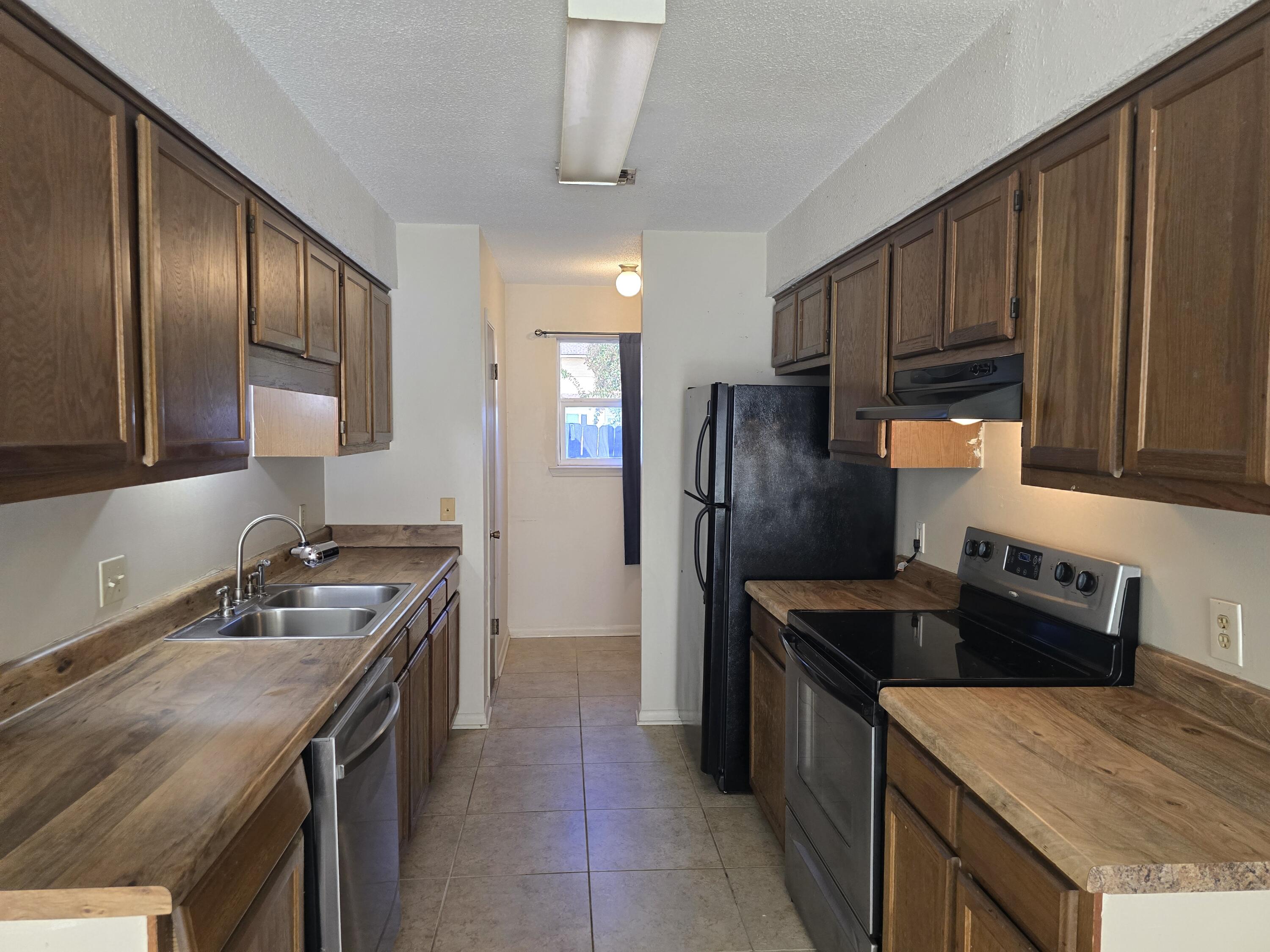 ANN CIRCLE - Residential Lease