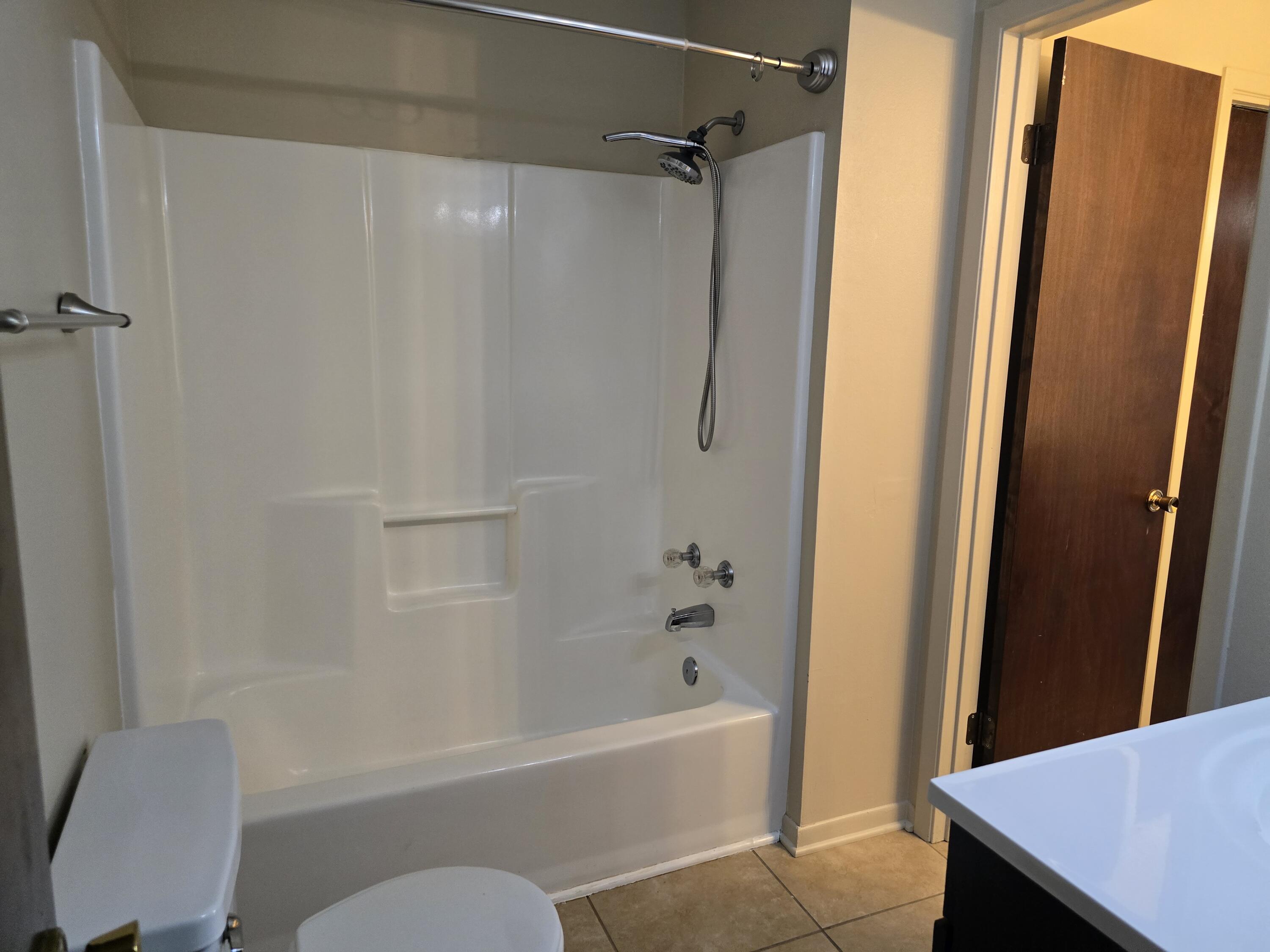 ANN CIRCLE - Residential Lease