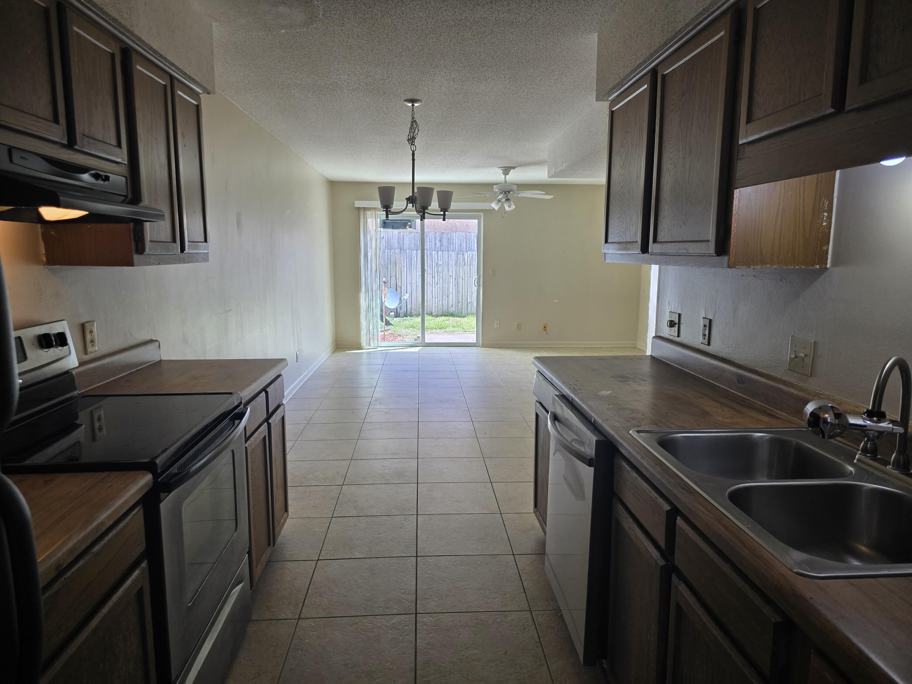 ANN CIRCLE - Residential Lease