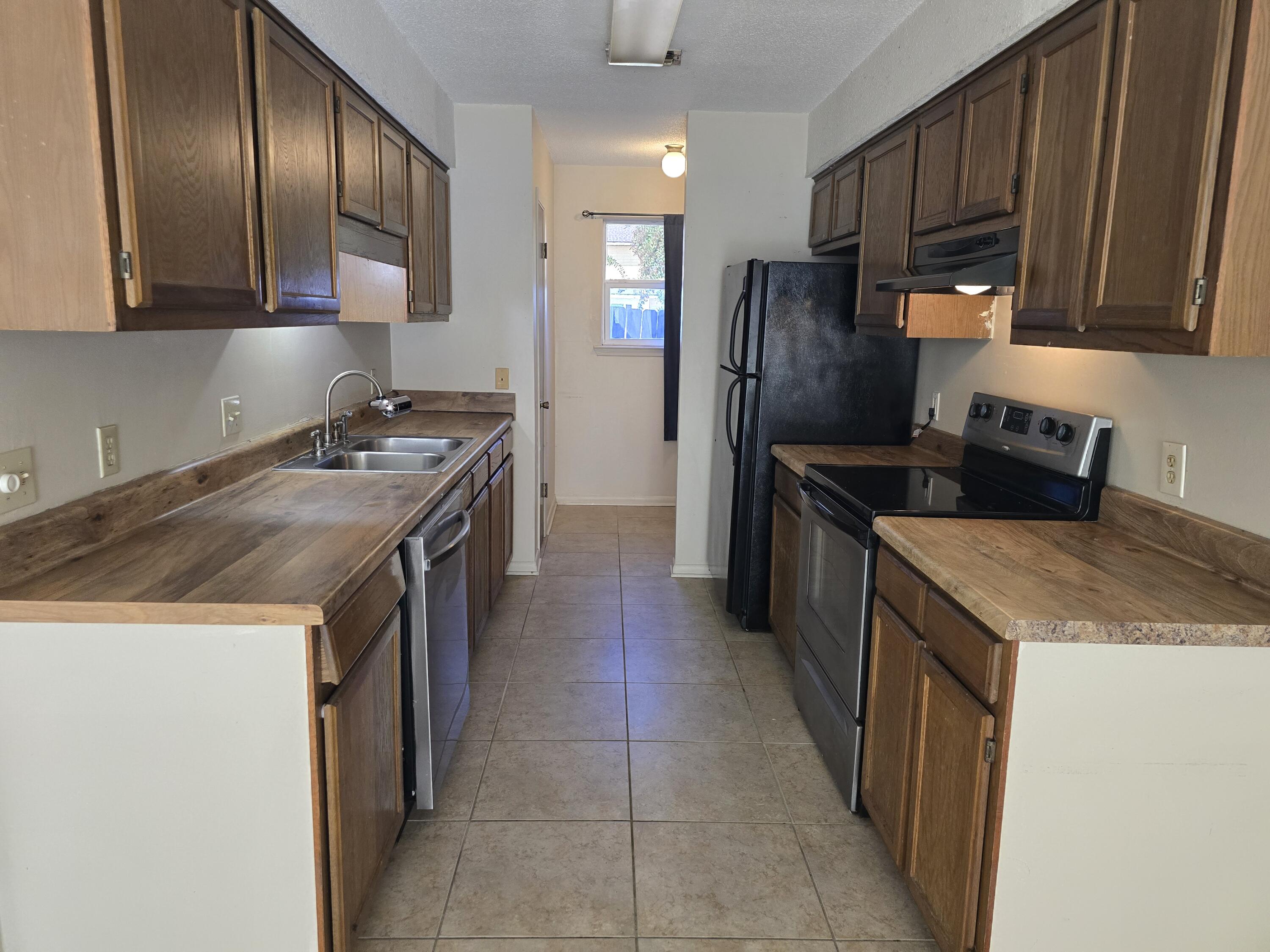 ANN CIRCLE - Residential Lease