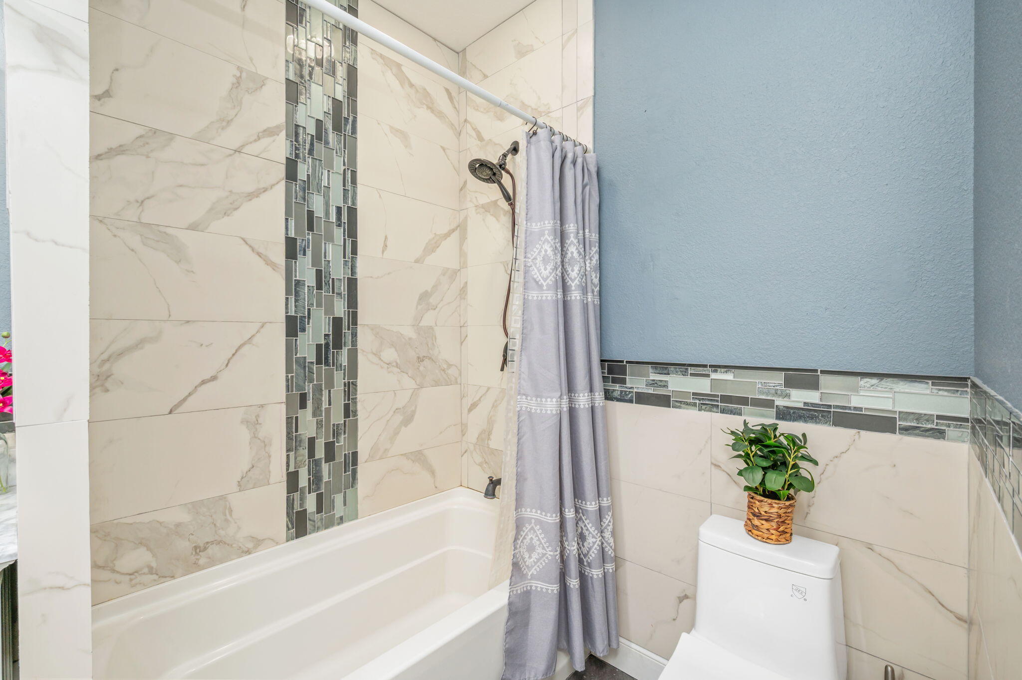 VIKING MANOR PH 1 - Residential