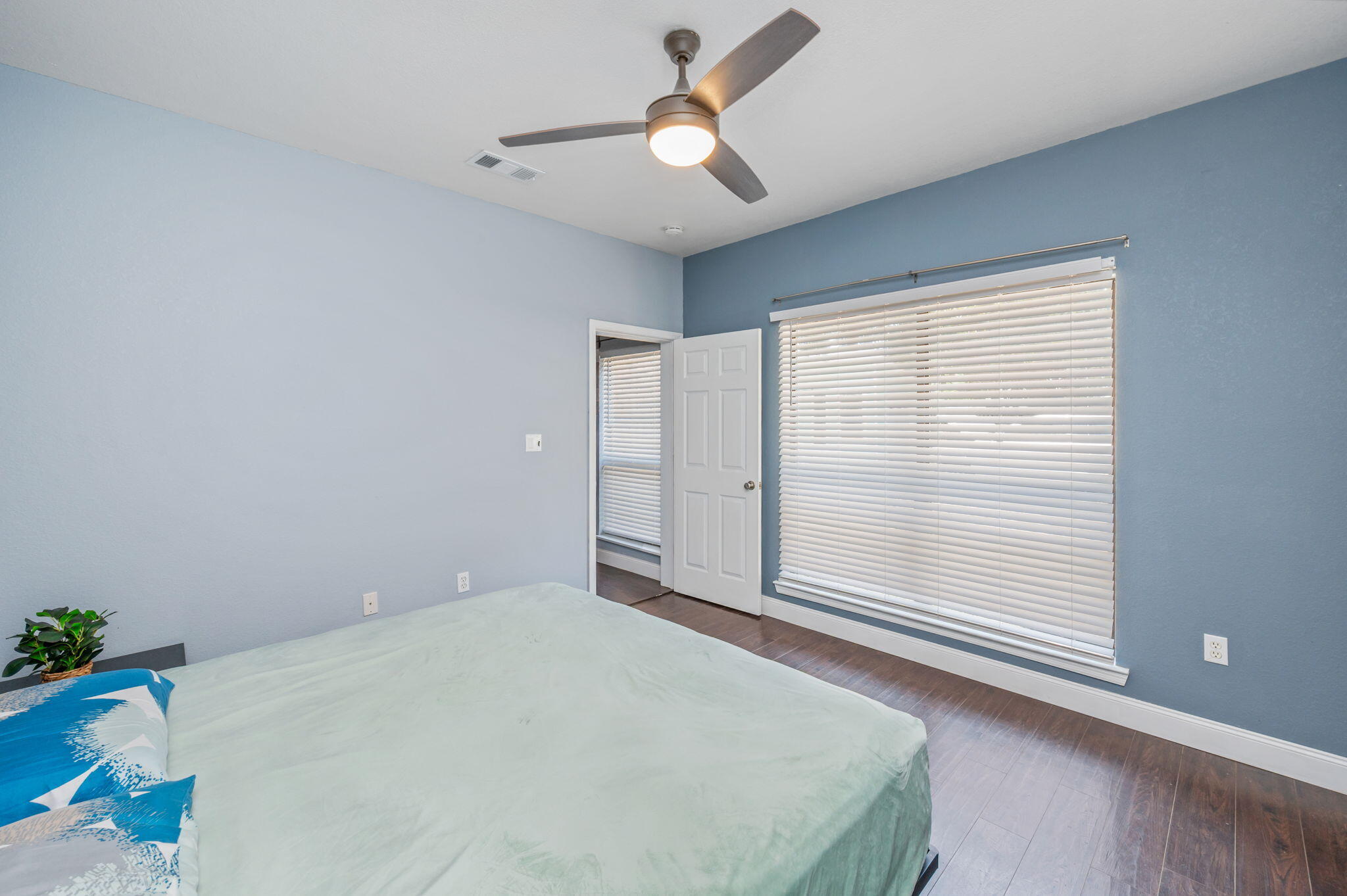 VIKING MANOR PH 1 - Residential