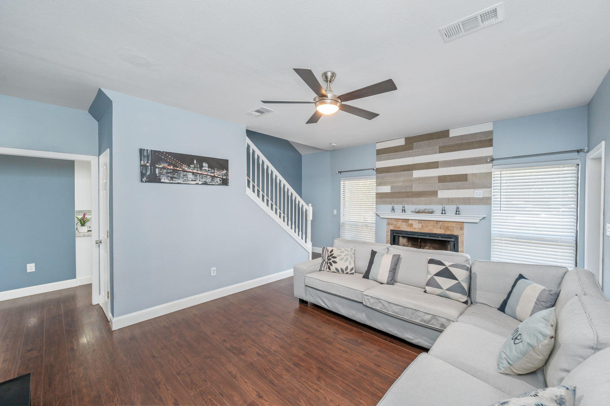 VIKING MANOR PH 1 - Residential