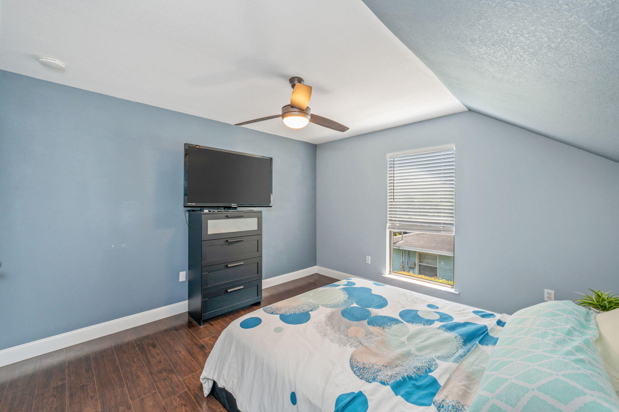 VIKING MANOR PH 1 - Residential