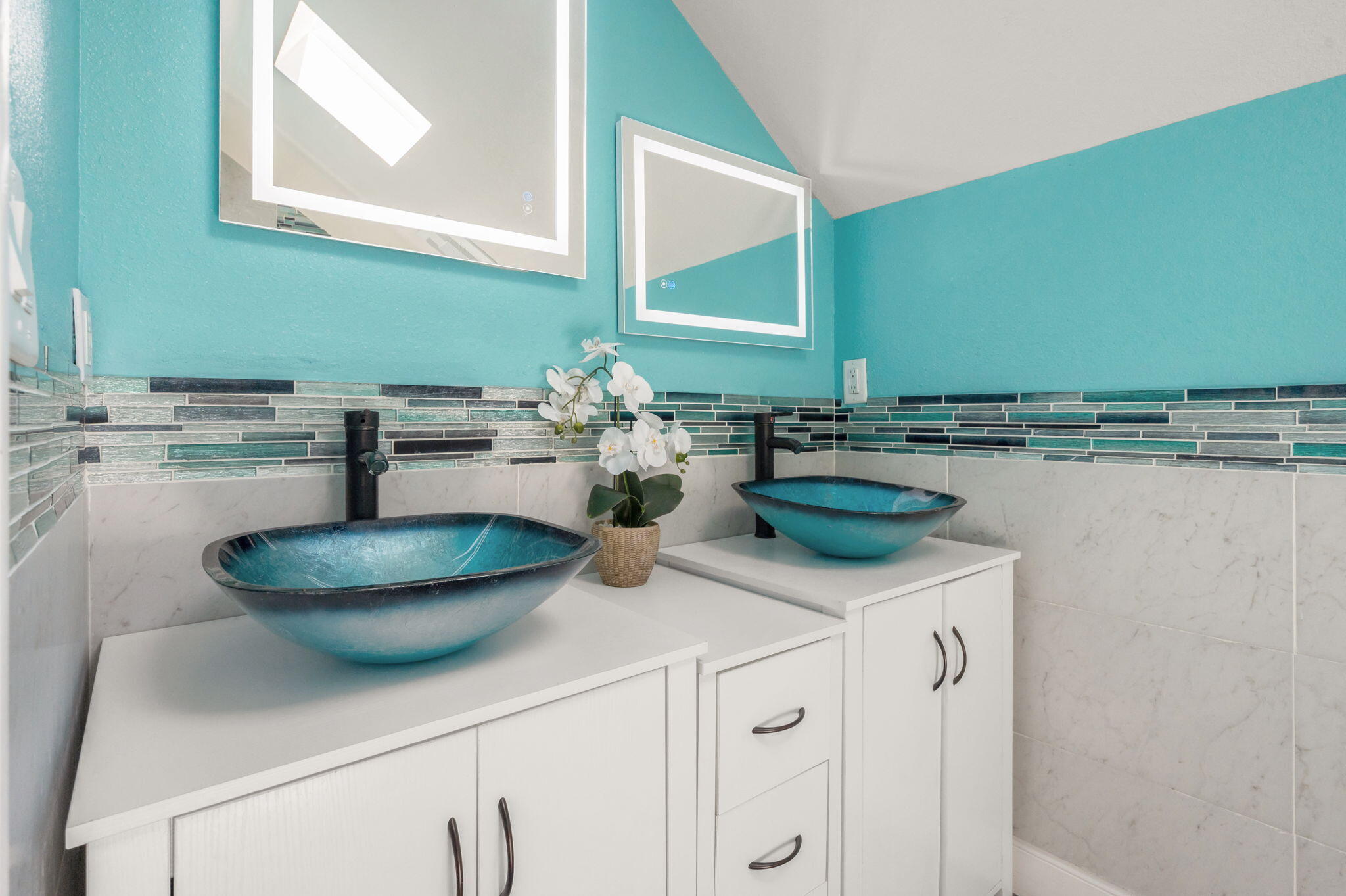 VIKING MANOR PH 1 - Residential