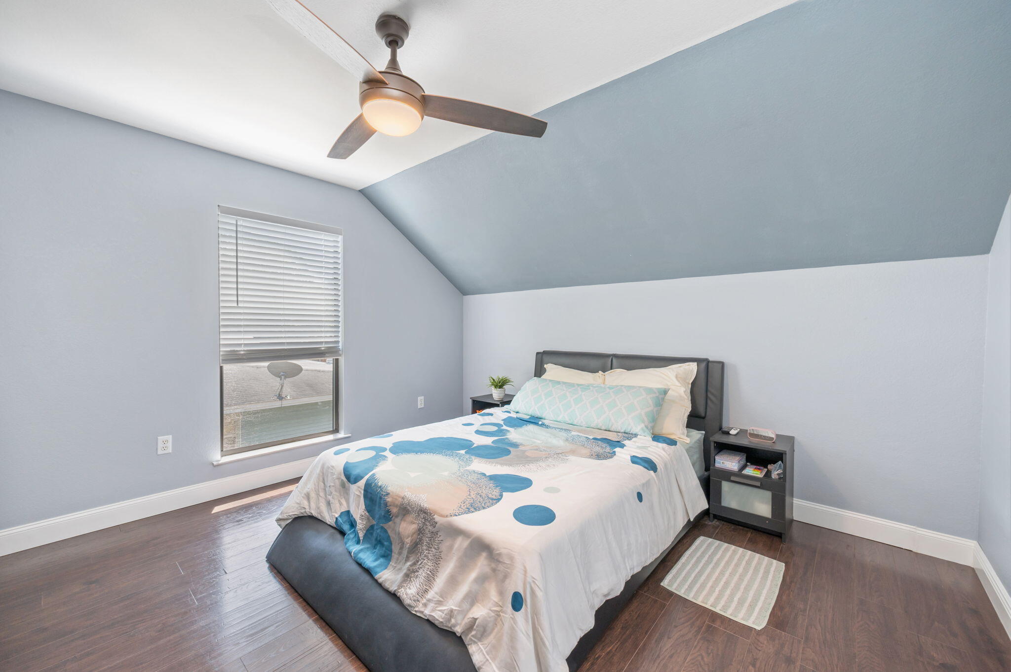 VIKING MANOR PH 1 - Residential