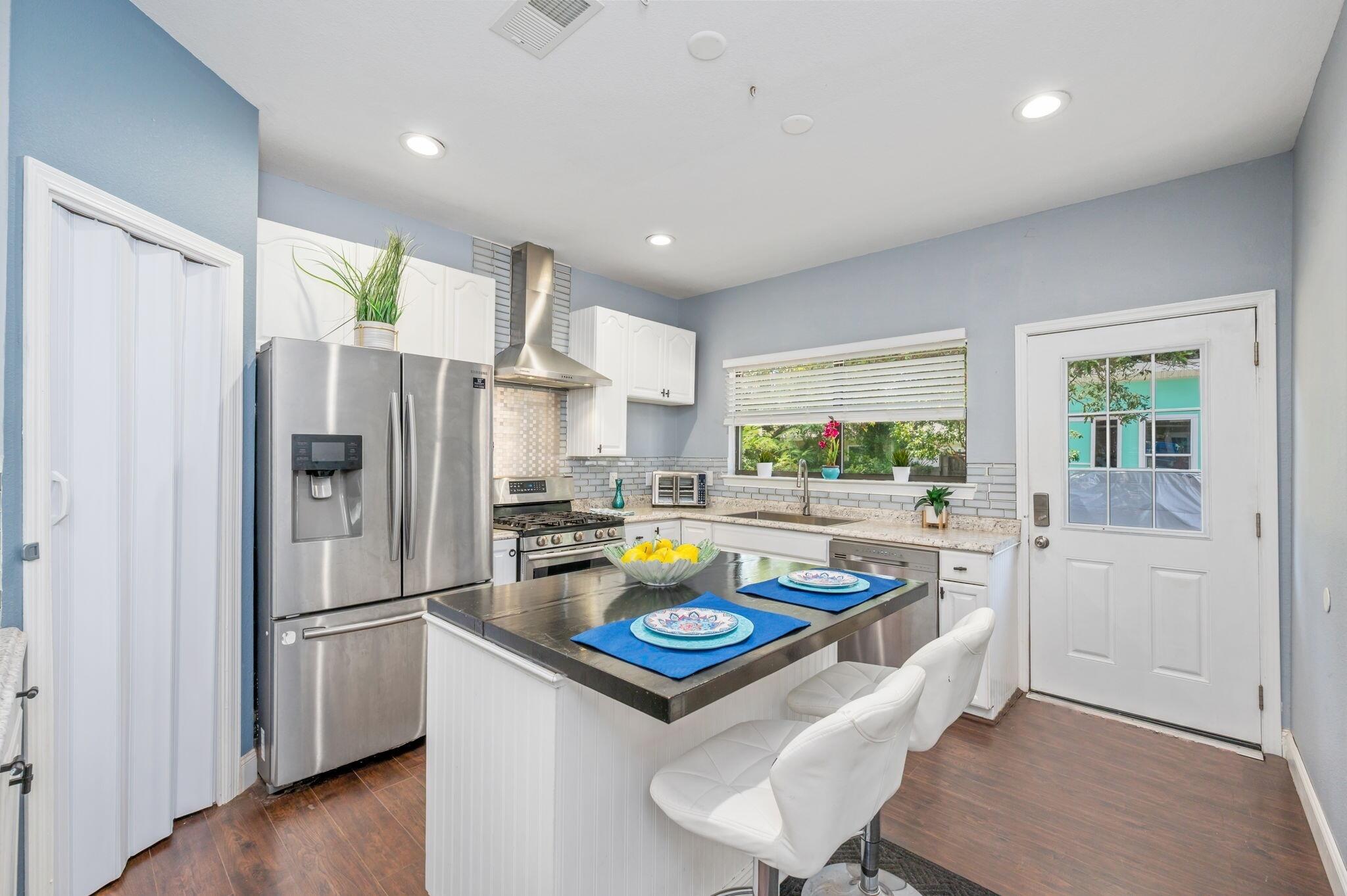 VIKING MANOR PH 1 - Residential