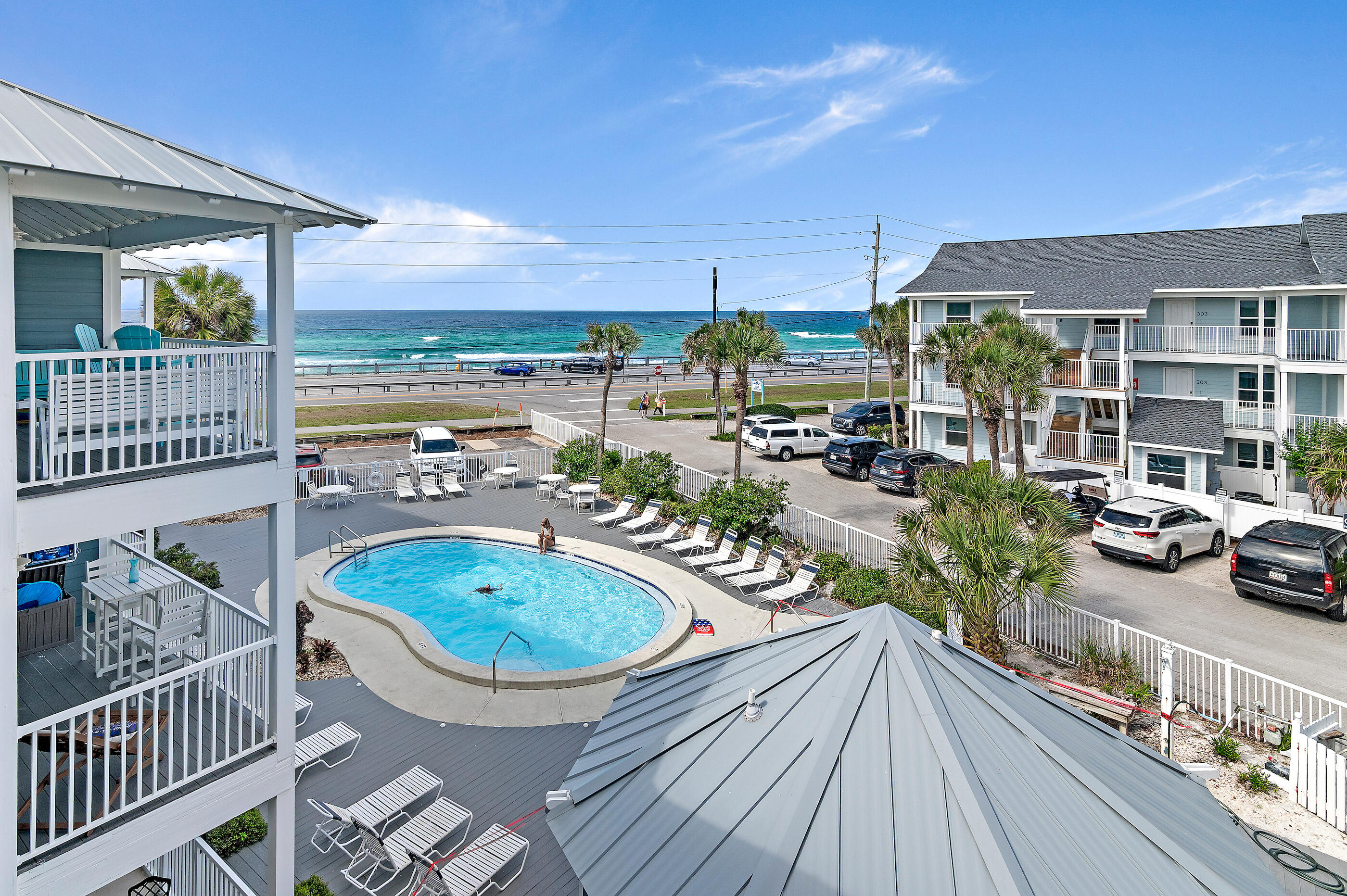 SUMMER BREEZE CONDO - Residential