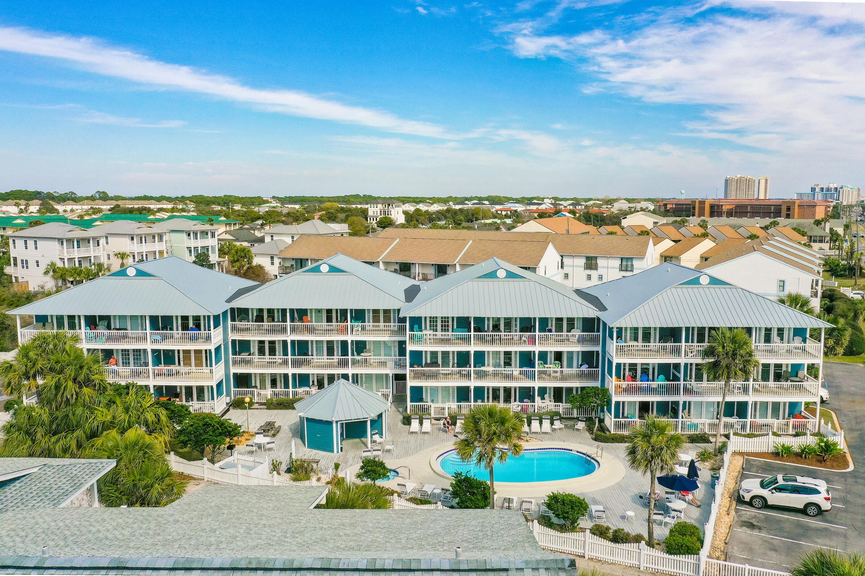 SUMMER BREEZE CONDO - Residential