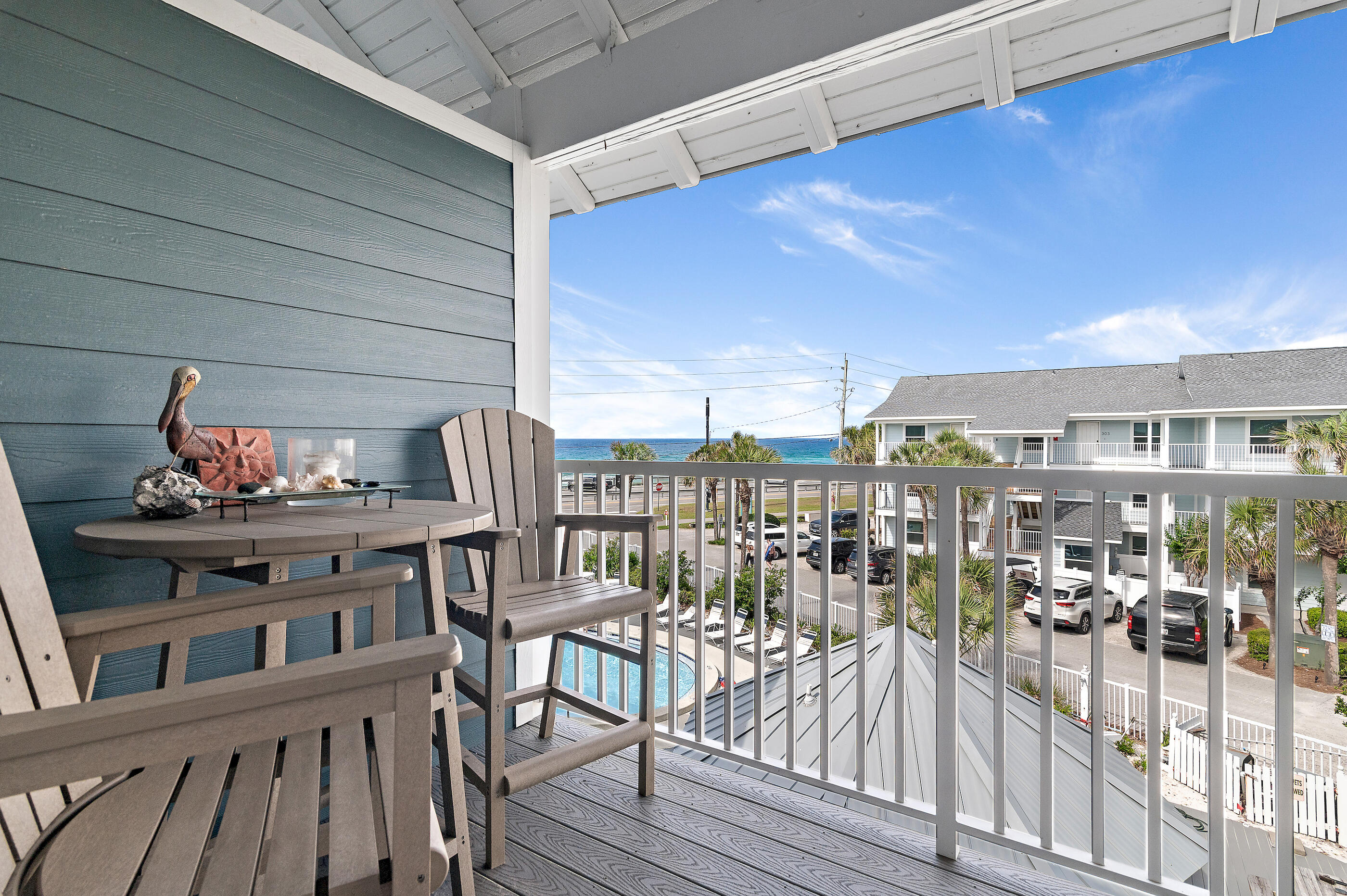 SUMMER BREEZE CONDO - Residential