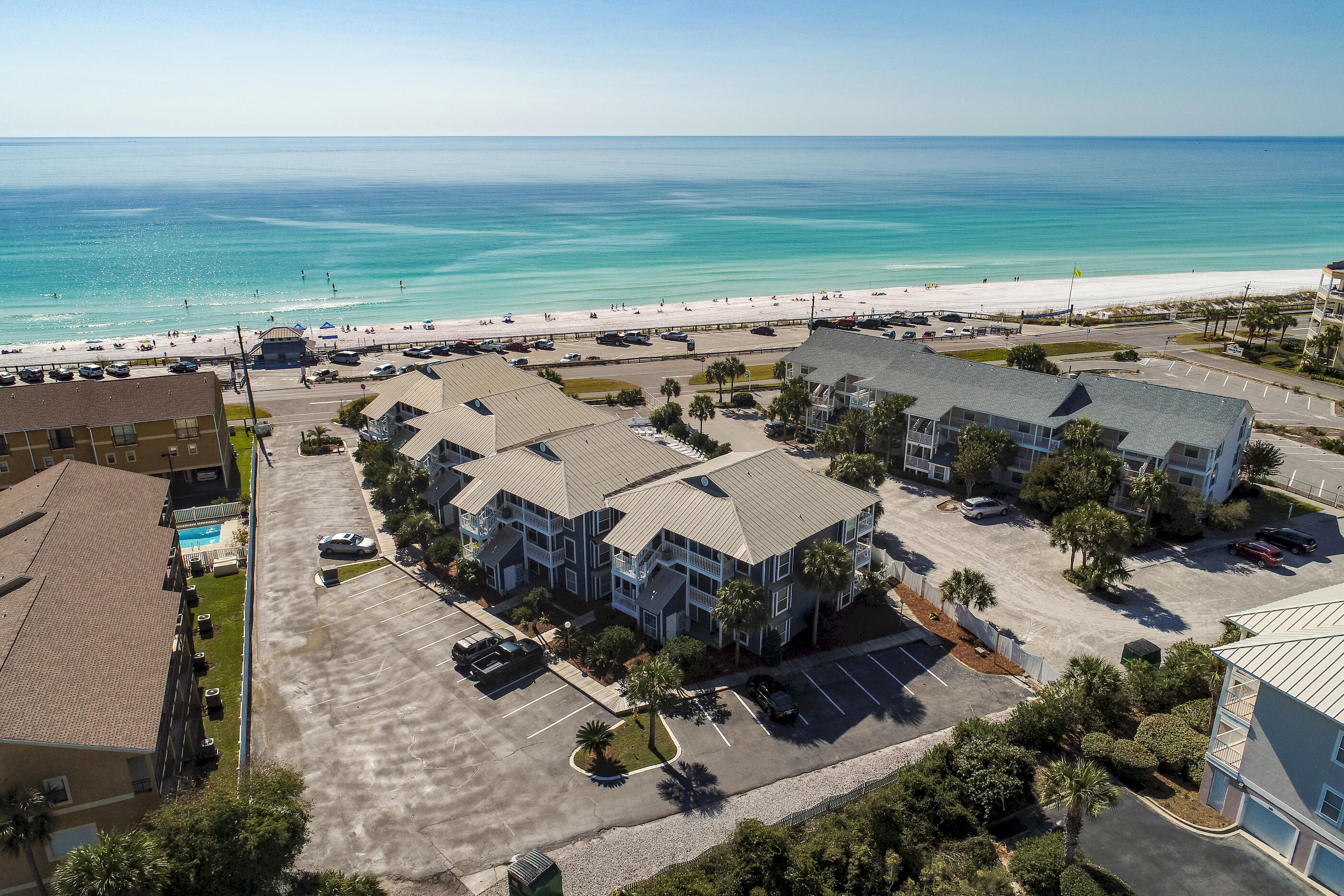 SUMMER BREEZE CONDO - Residential