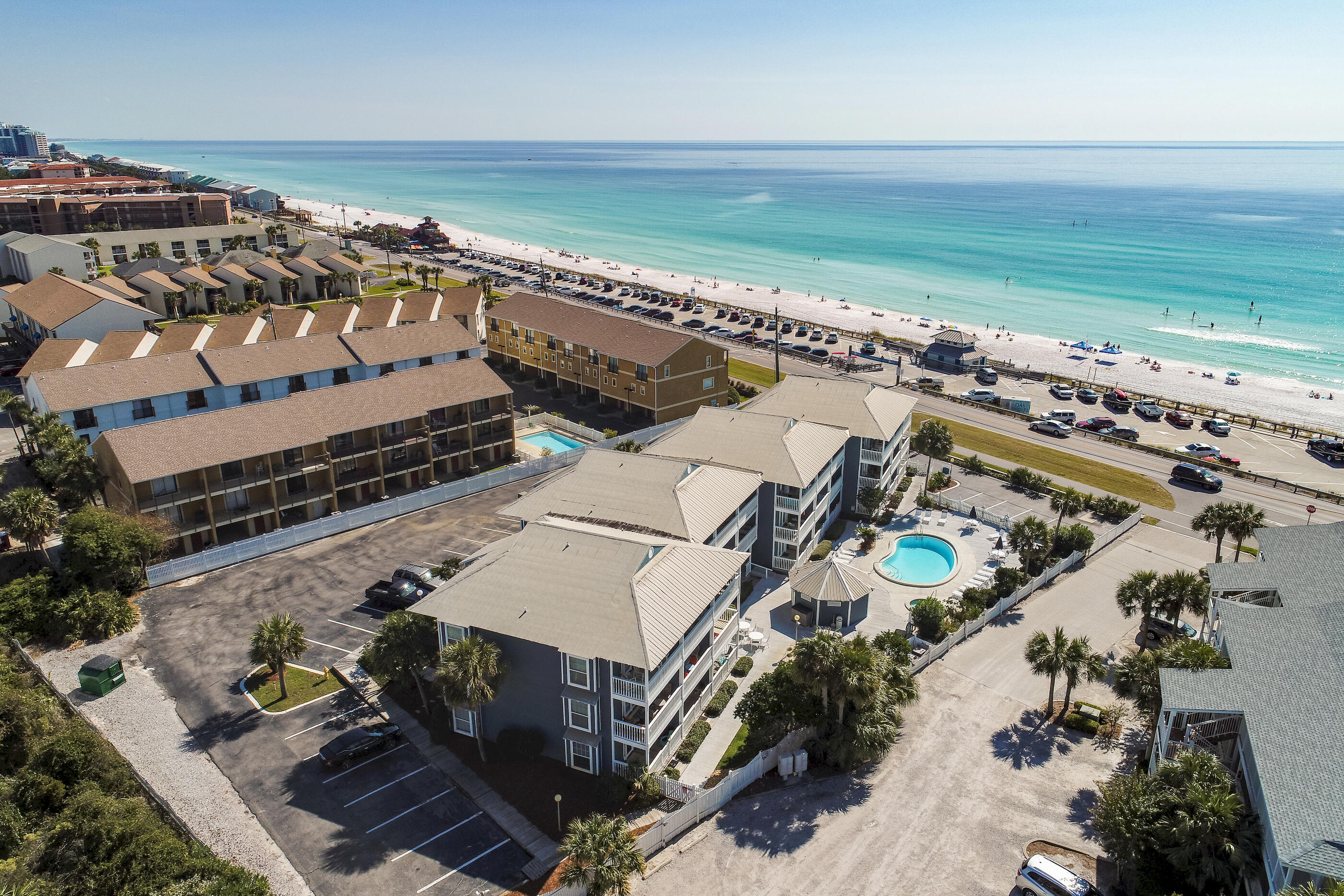 SUMMER BREEZE CONDO - Residential