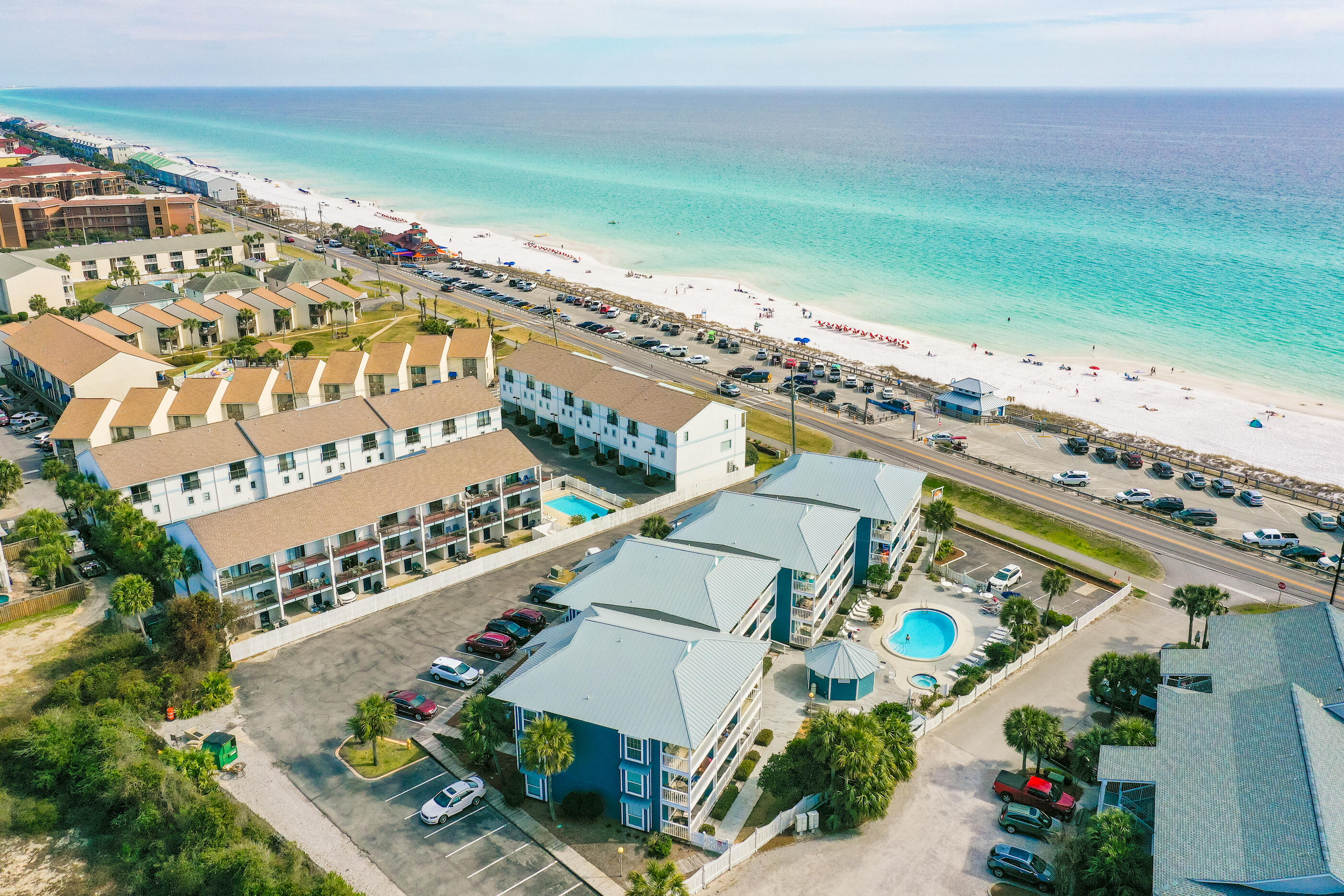 SUMMER BREEZE CONDO - Residential