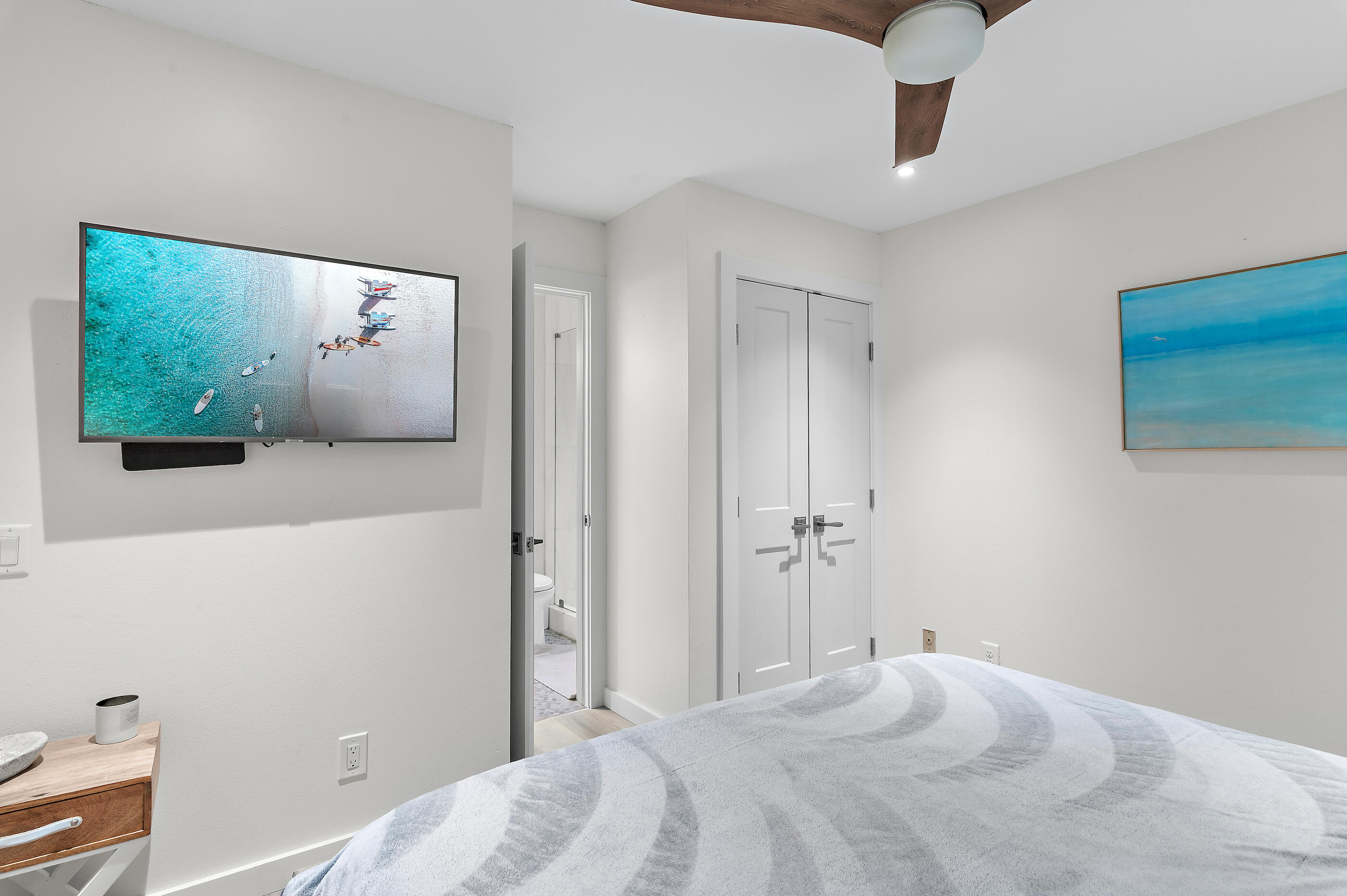 SUMMER BREEZE CONDO - Residential
