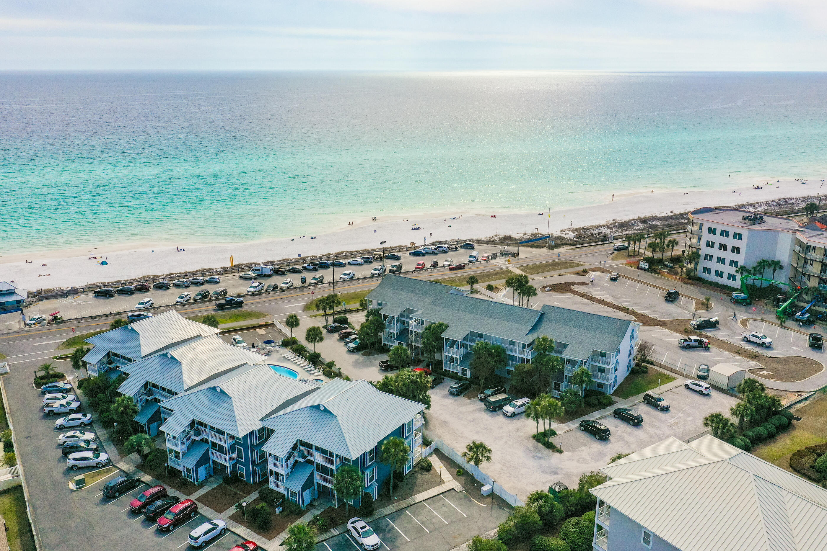 SUMMER BREEZE CONDO - Residential