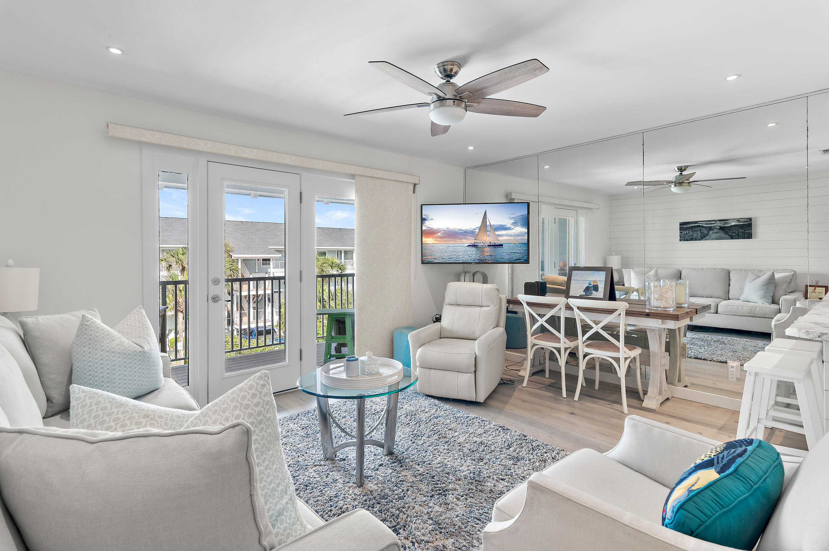 SUMMER BREEZE CONDO - Residential