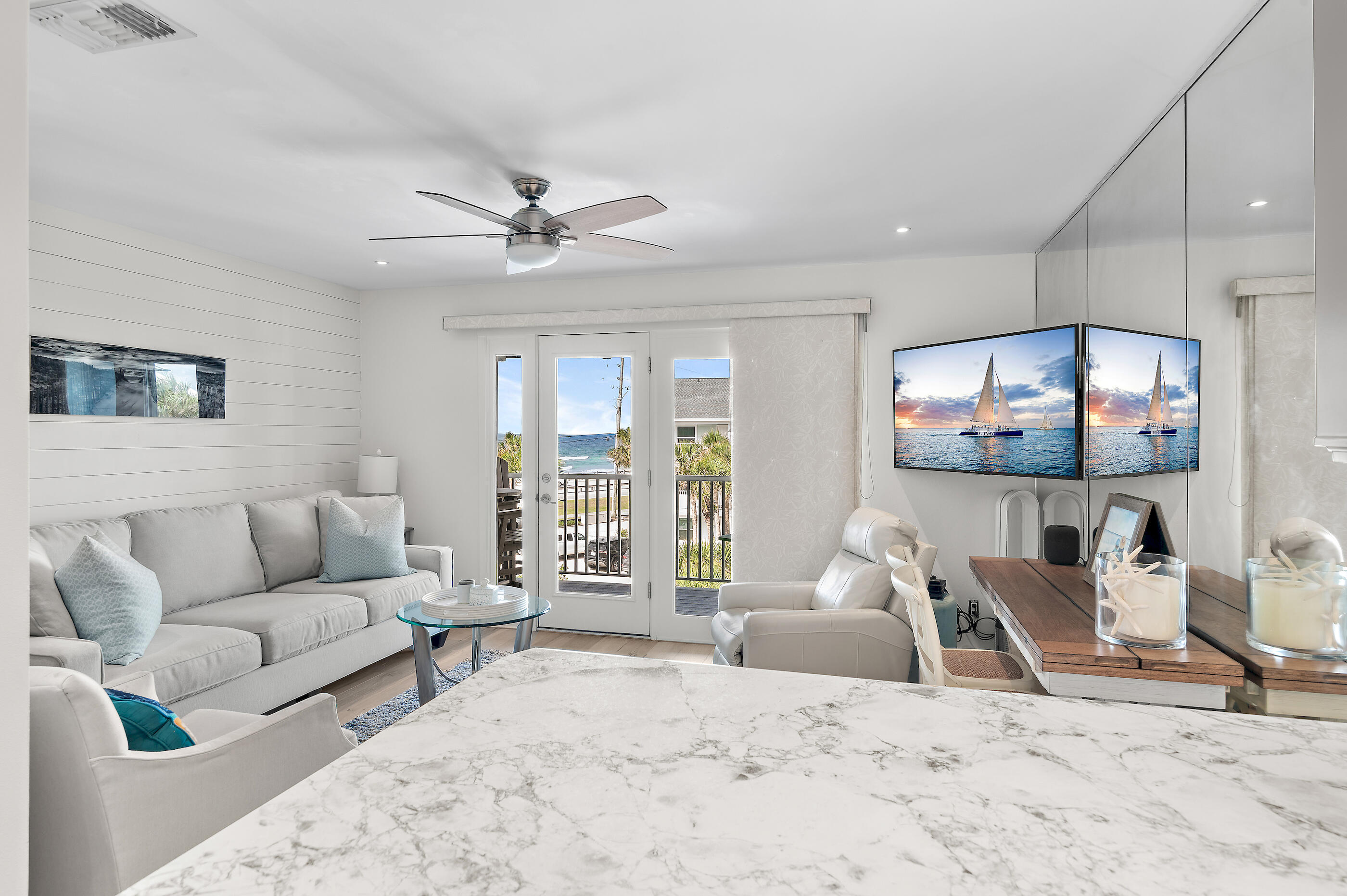 SUMMER BREEZE CONDO - Residential