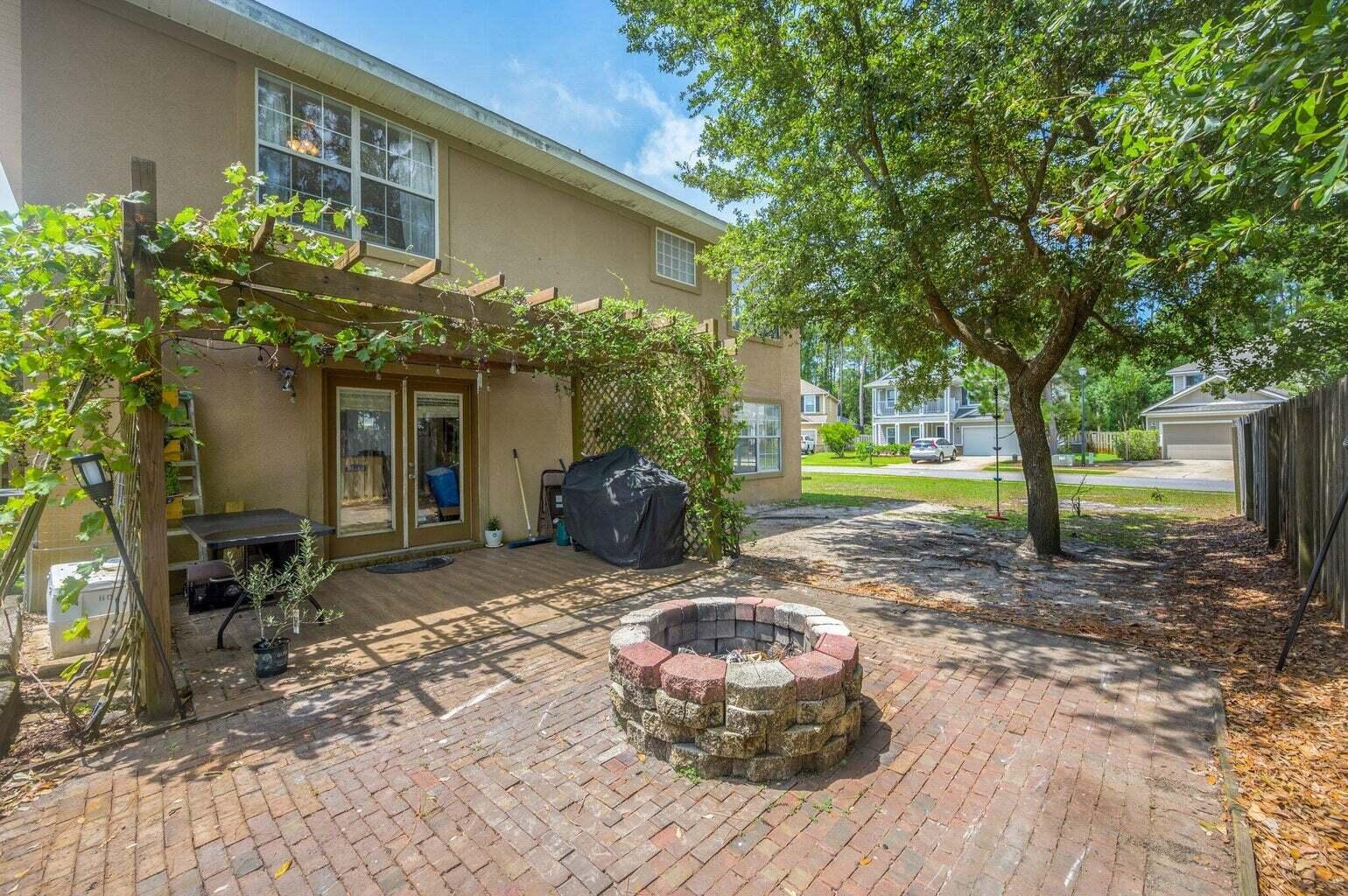 DRIFTWOOD ESTATES - Residential Lease