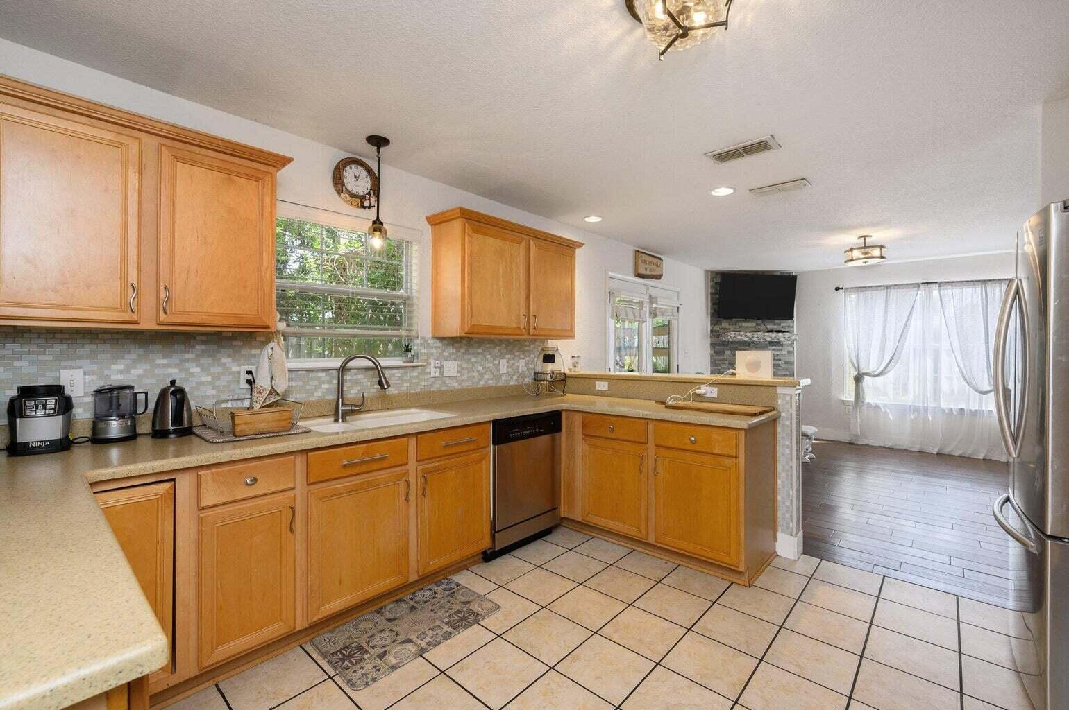 DRIFTWOOD ESTATES - Residential Lease