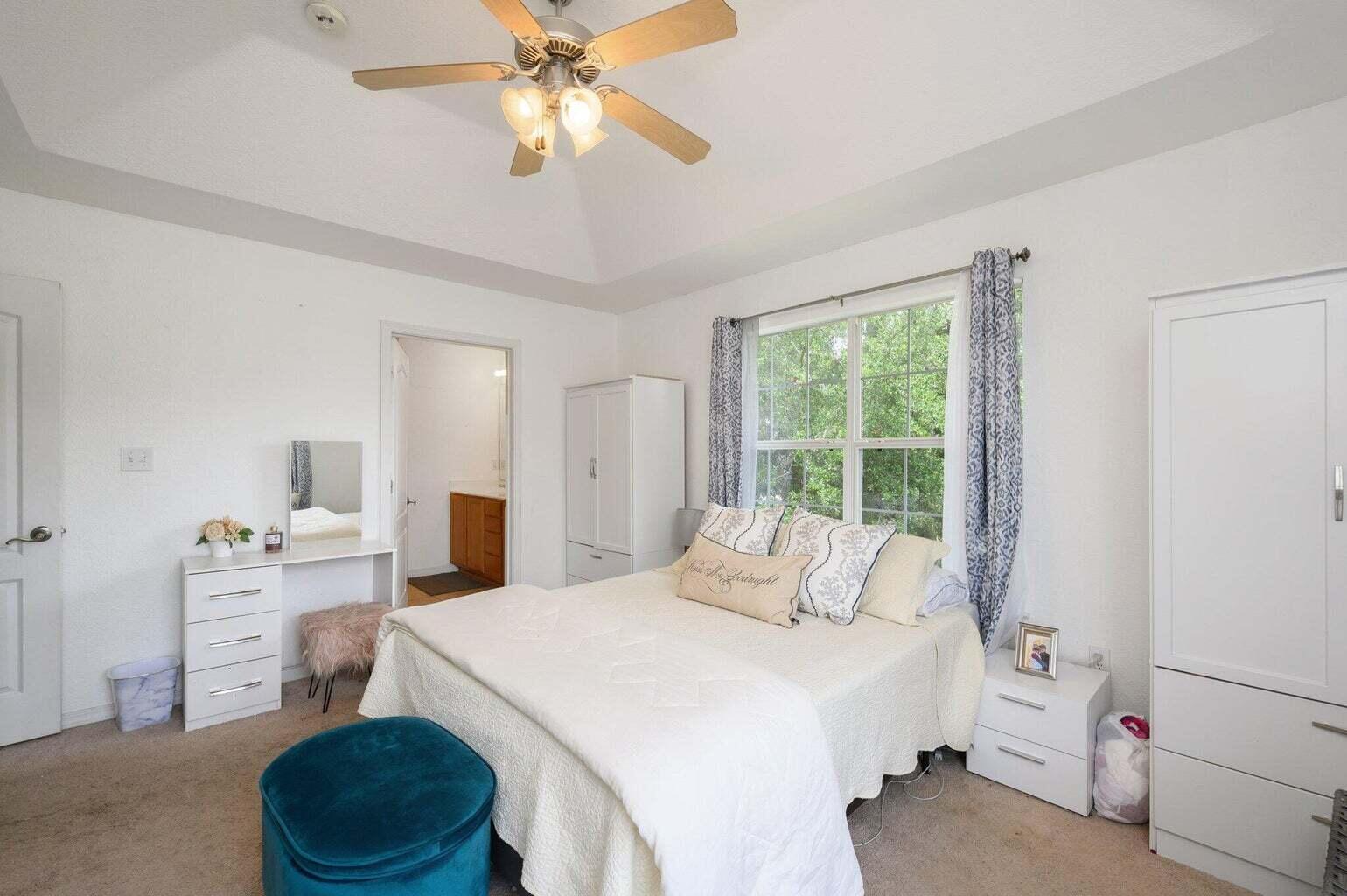 DRIFTWOOD ESTATES - Residential Lease