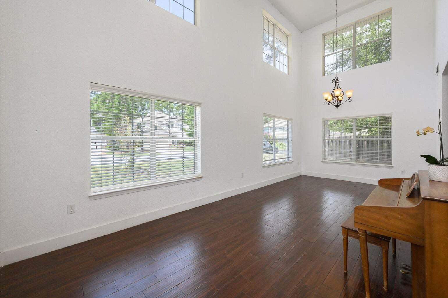 DRIFTWOOD ESTATES - Residential Lease