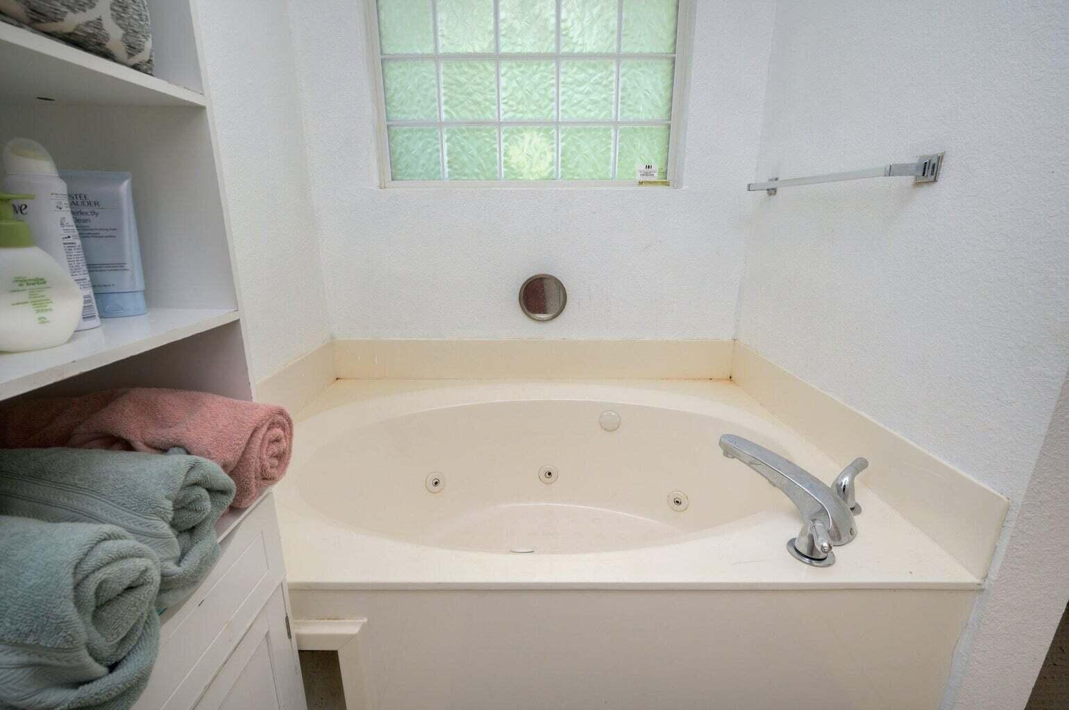 DRIFTWOOD ESTATES - Residential Lease